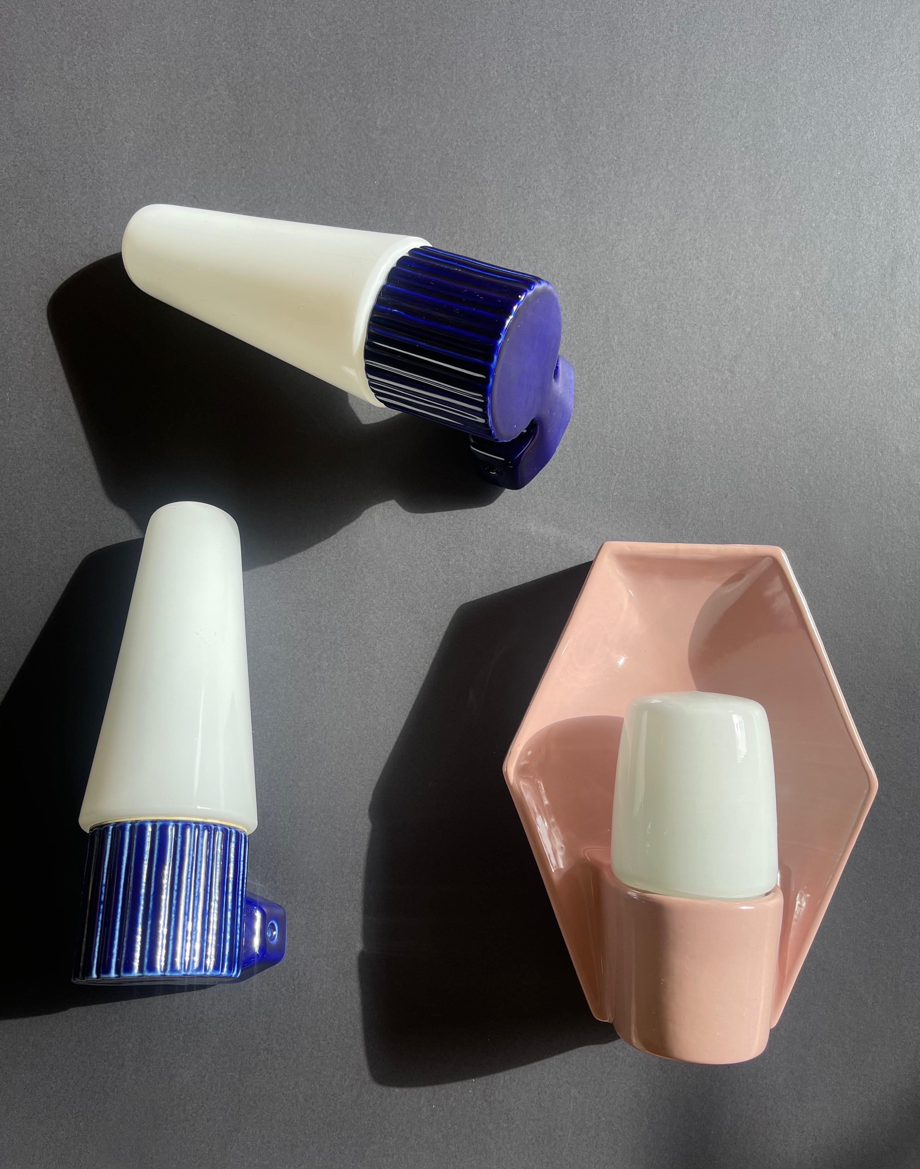 Applique in ceramica rosa pastello di Lyskær Belysning dopo Wagenfeld, anni '50, Danimarca in vendita 2