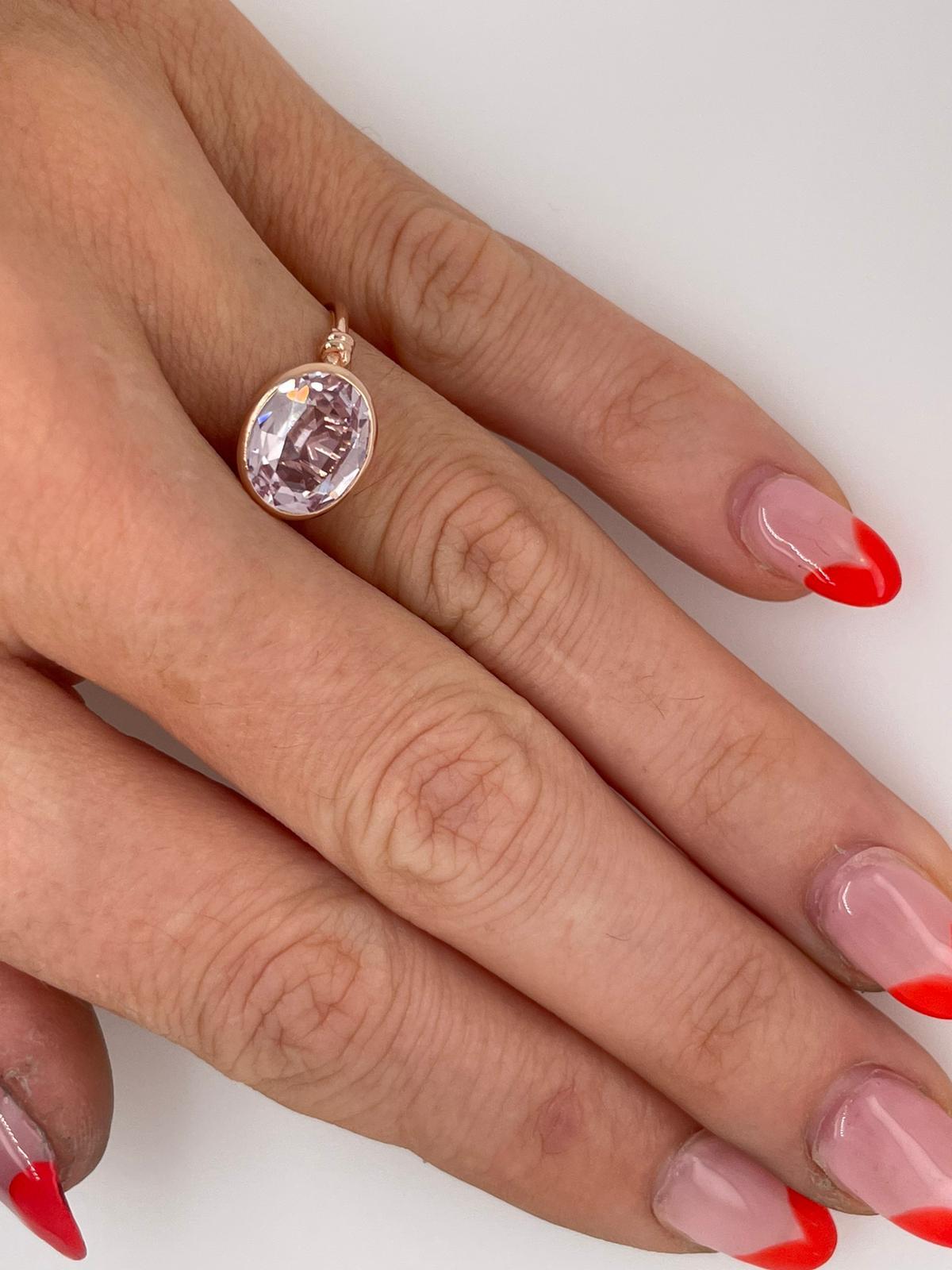 Im Angebot: Ring Pastellrosa Kunzit im Liebesknoten-Stil aus 18 Karat Roségold () 7