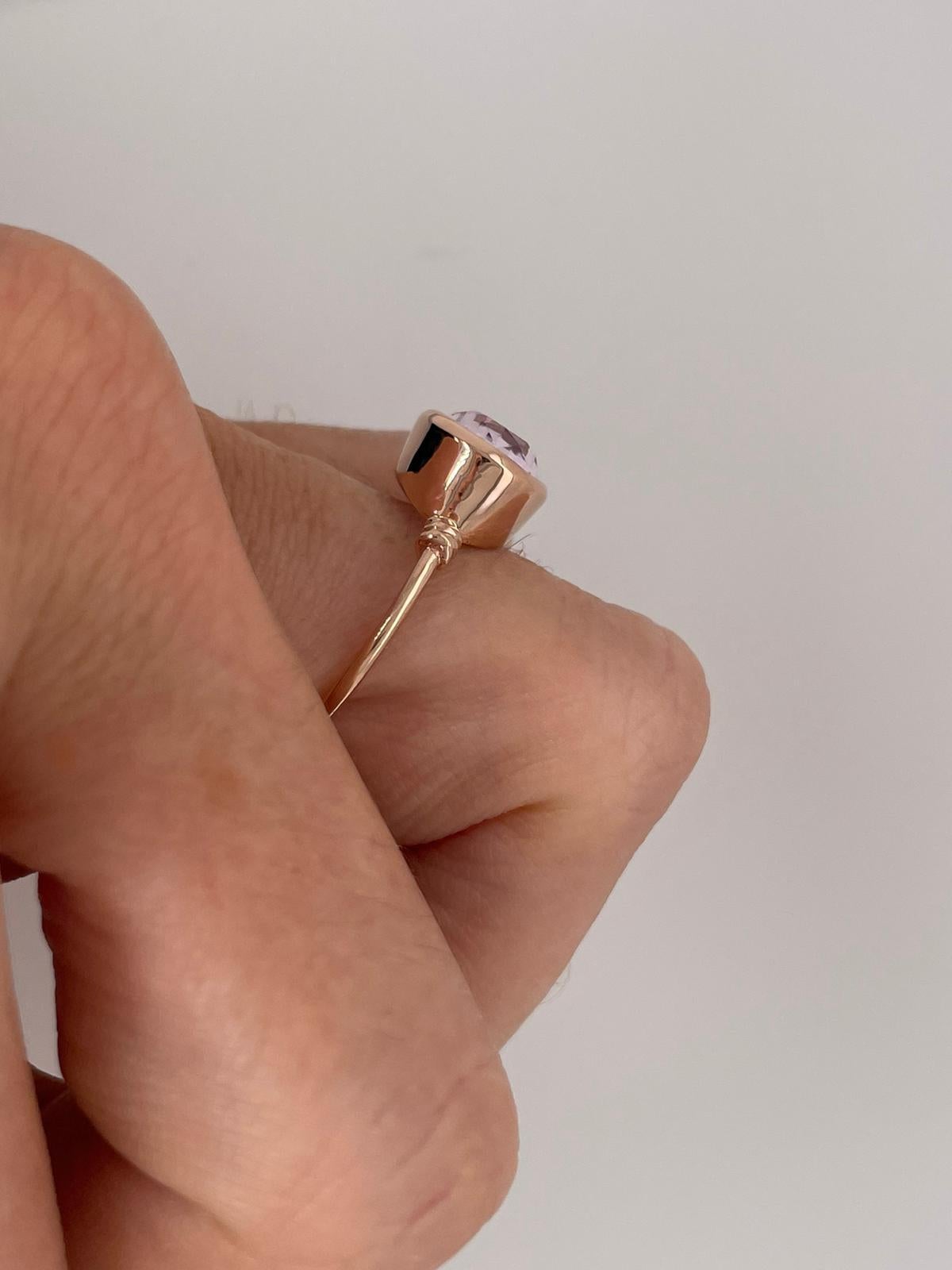 For Sale:  Pastel Pink Kunzite in Love Knot Style Ring in 18ct Rose Gold 8