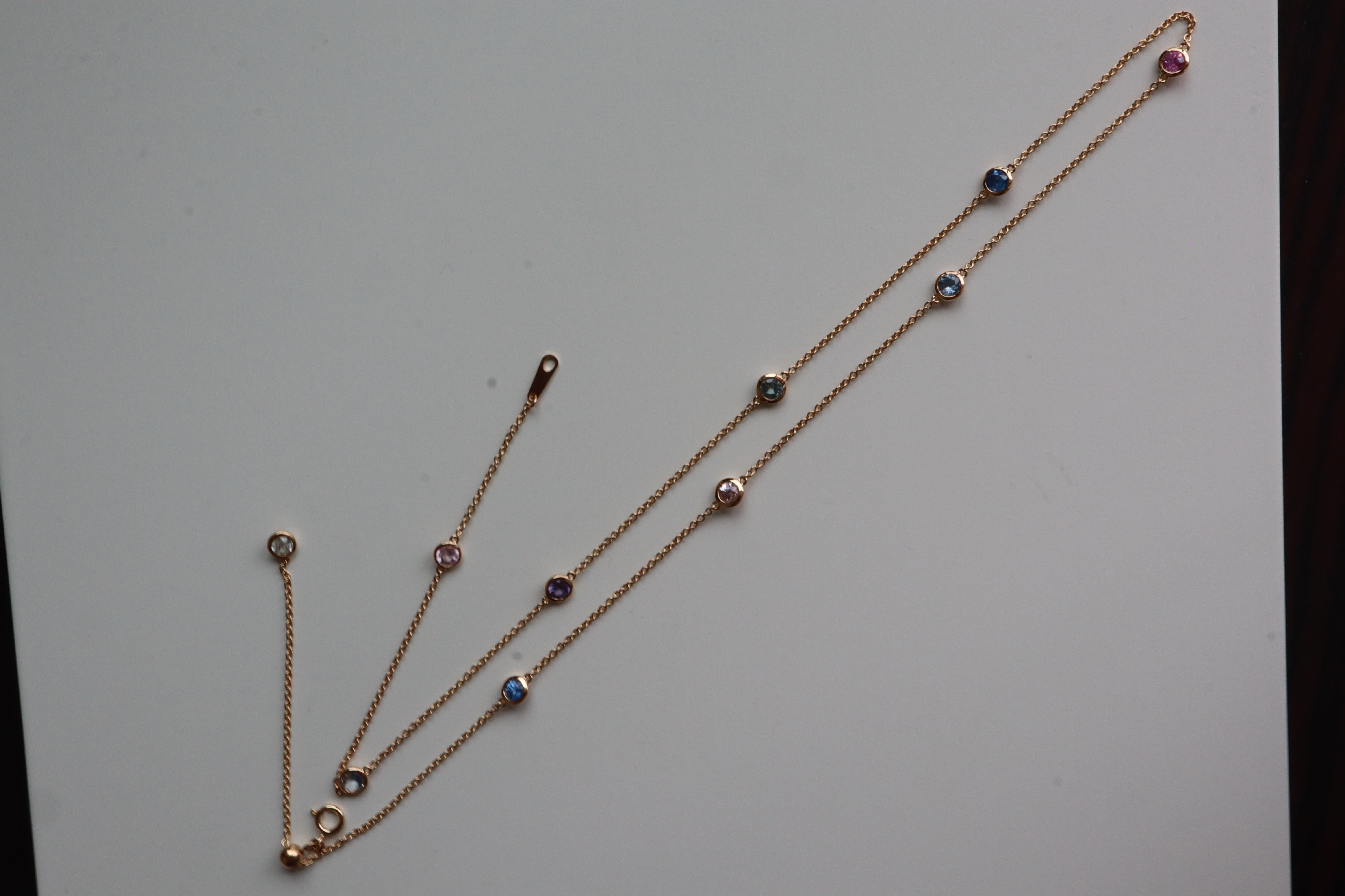 Halskette mit pastellfarbenen Saphiren in Yard (Sapphire Station Halskette)(T 2.1ct/Gelbgold) (Art déco)