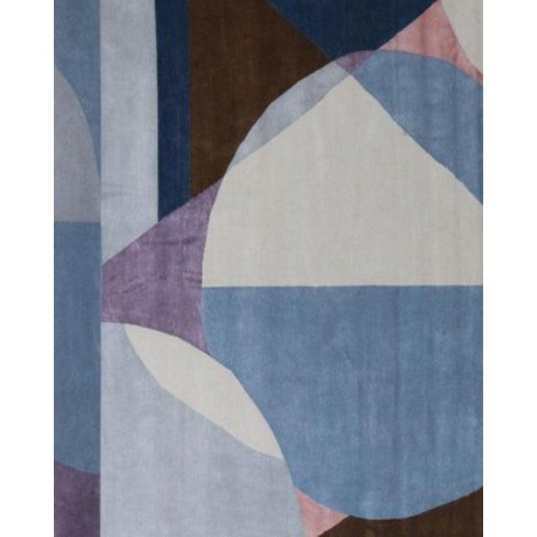 Tapis moyen aux formes pastel d'Art & Loom
Dimensions : D 274,3 x H 365,8 cm
Matériaux : Laine de Nouvelle-Zélande & soie de Chine
Qualité (nœuds par pouce) : 100
Disponible également en différentes dimensions.

Samantha Gallacher a toujours