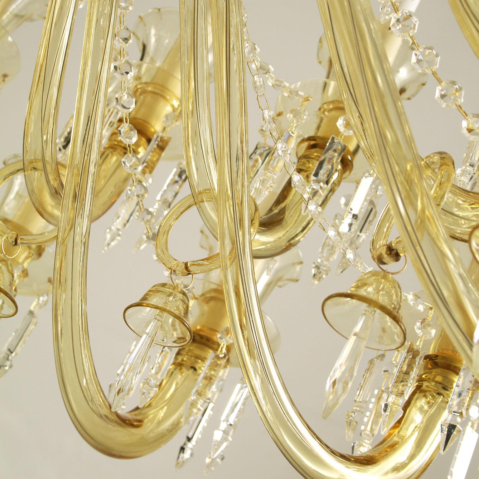 The artistic blown glass chandelier Pasternak is handcrafted using particular techniques of the Venetian tradition called 