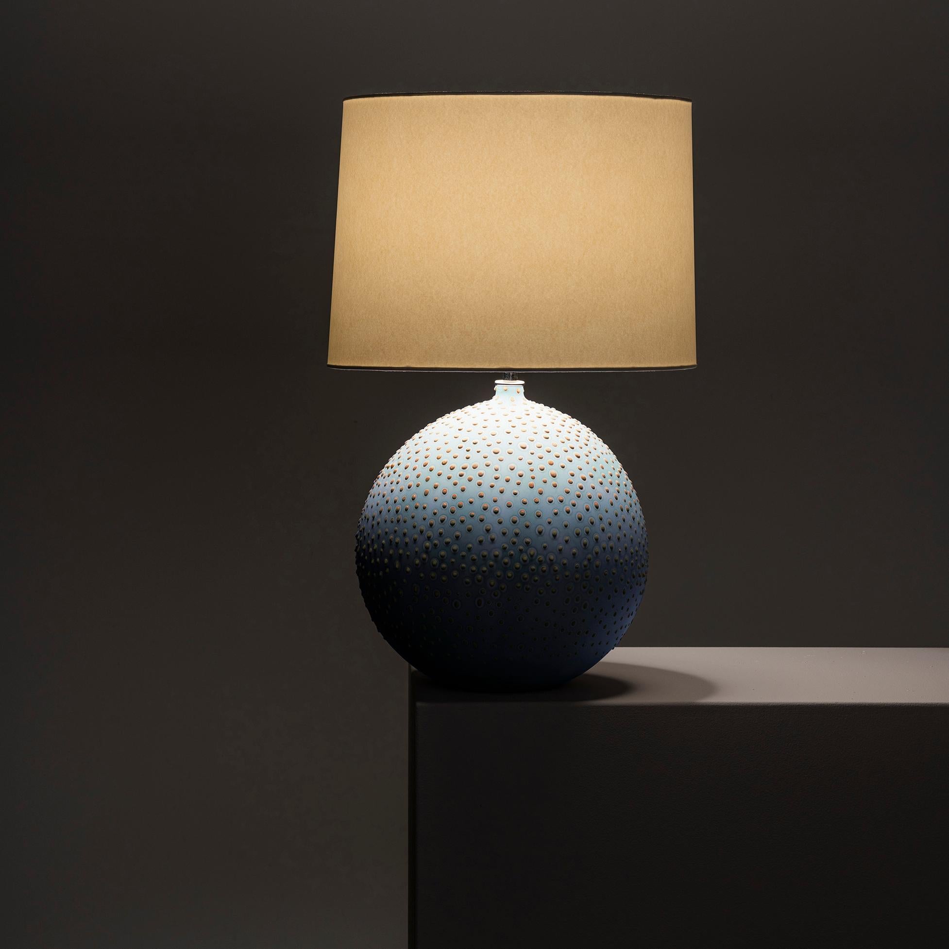 Postmoderne Lampe Pasteur dans le ciel d'Elyse Graham en vente