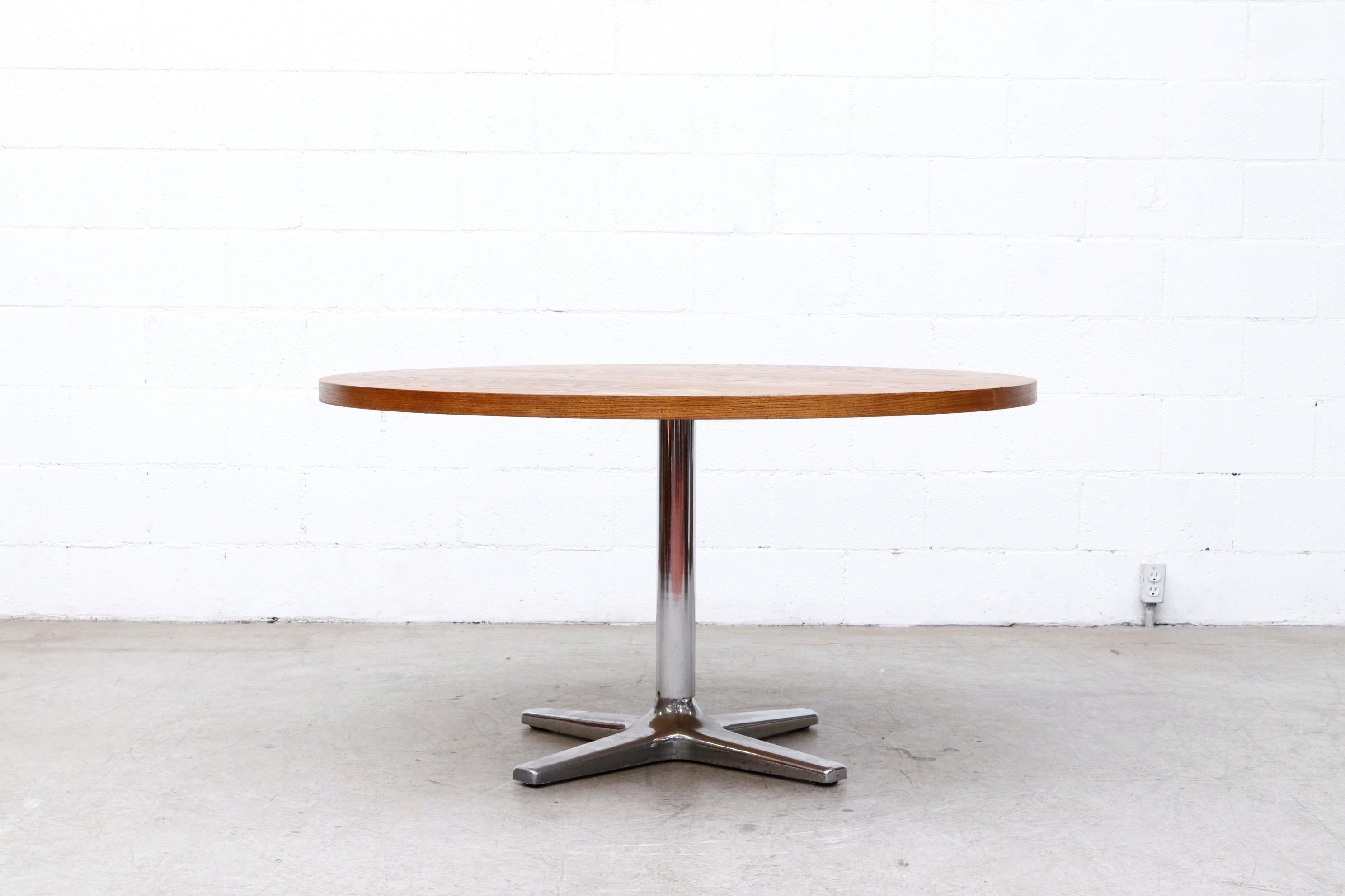 Mid-Century Modern Pastoe 1970's Round Oak Dining or Center Table with Chrome Pedestal Base For Sale