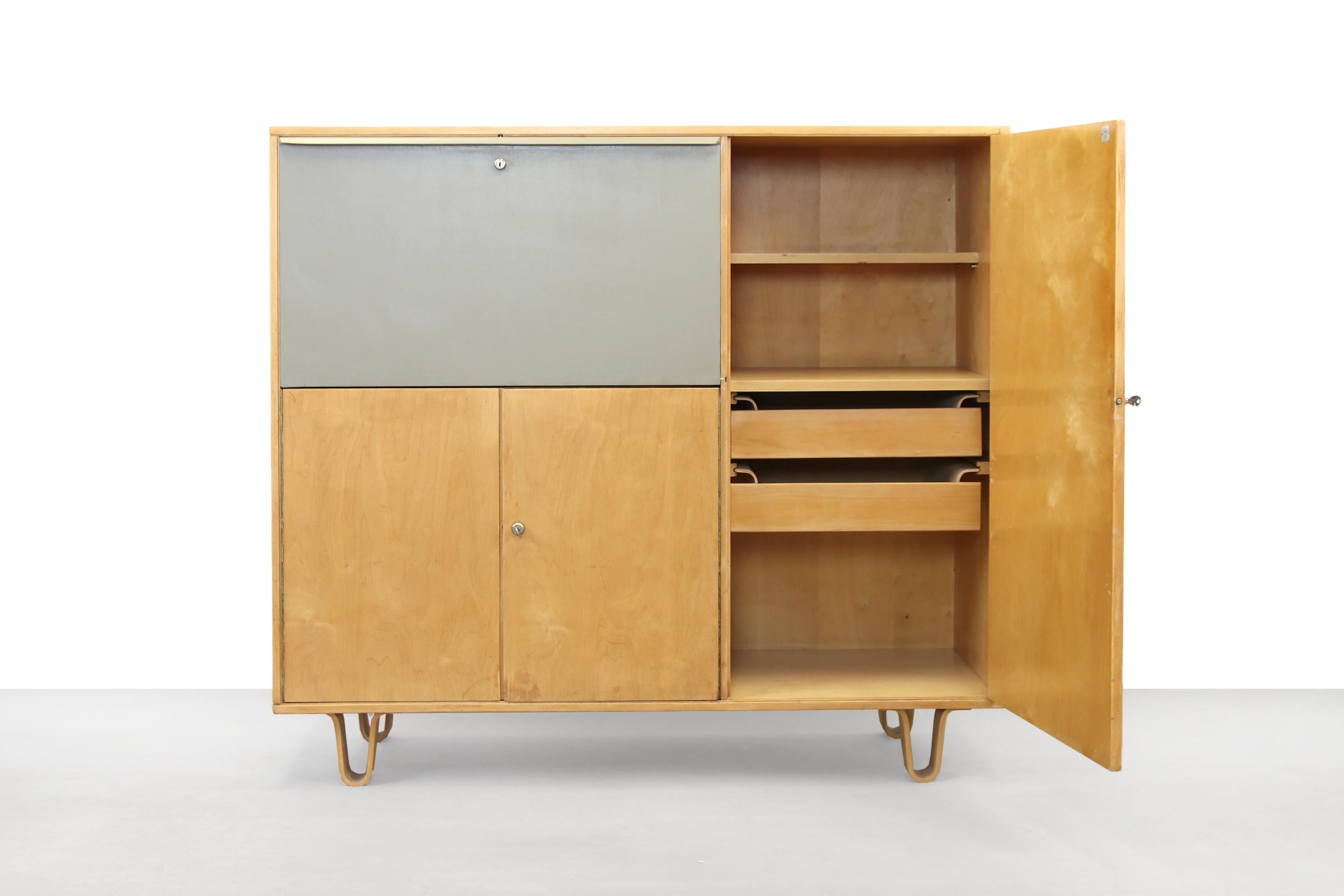Very nice cabinet designed by Cees Braakman for Pastoe in the 1950s. This cabinet is part of the so-called birch series. The birch series is characterized by the beautifully curved birch legs, or the curved plywood drawers and of course that they