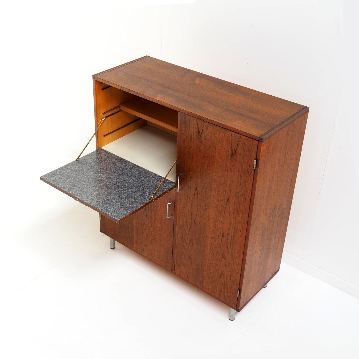 20ième siècle Pastoe 'Made to Measure' Bar Cabinet Designed by Cees Braakman en vente