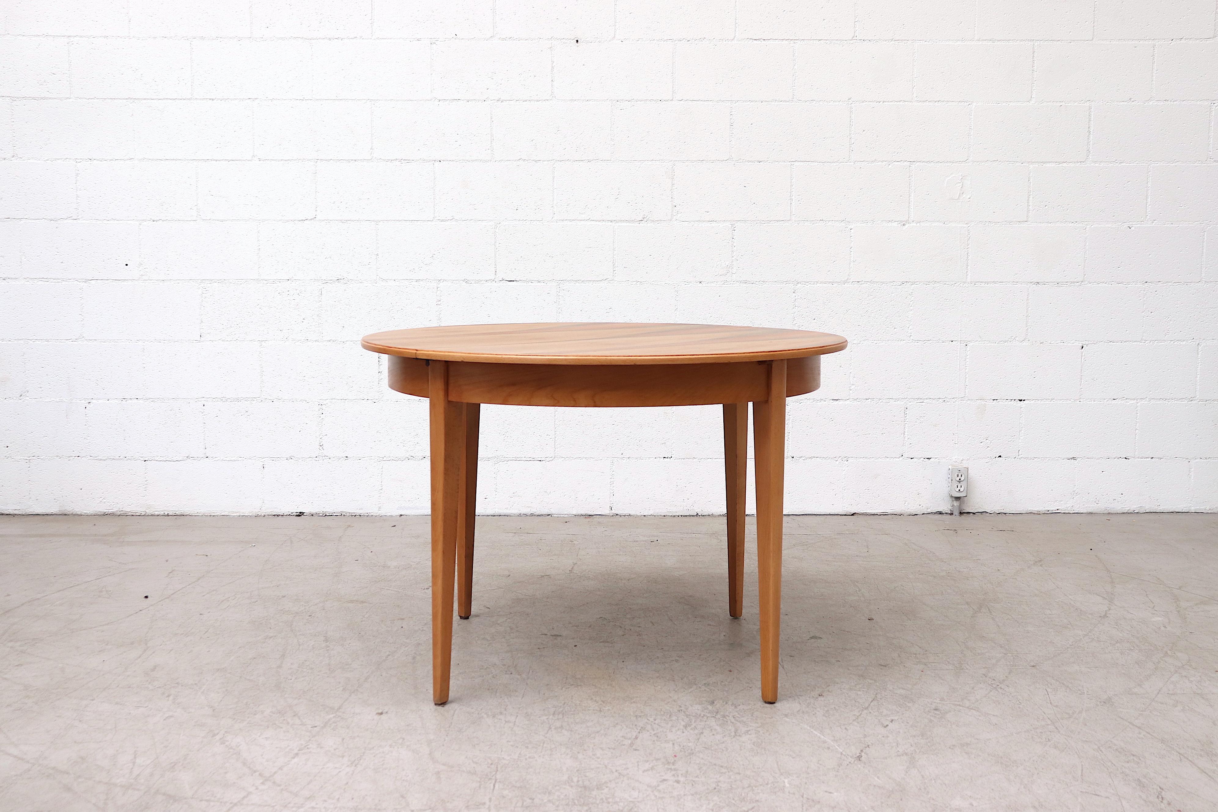 Pastoe Midcentury Round to Oval Pecan Dining Table In Good Condition In Los Angeles, CA
