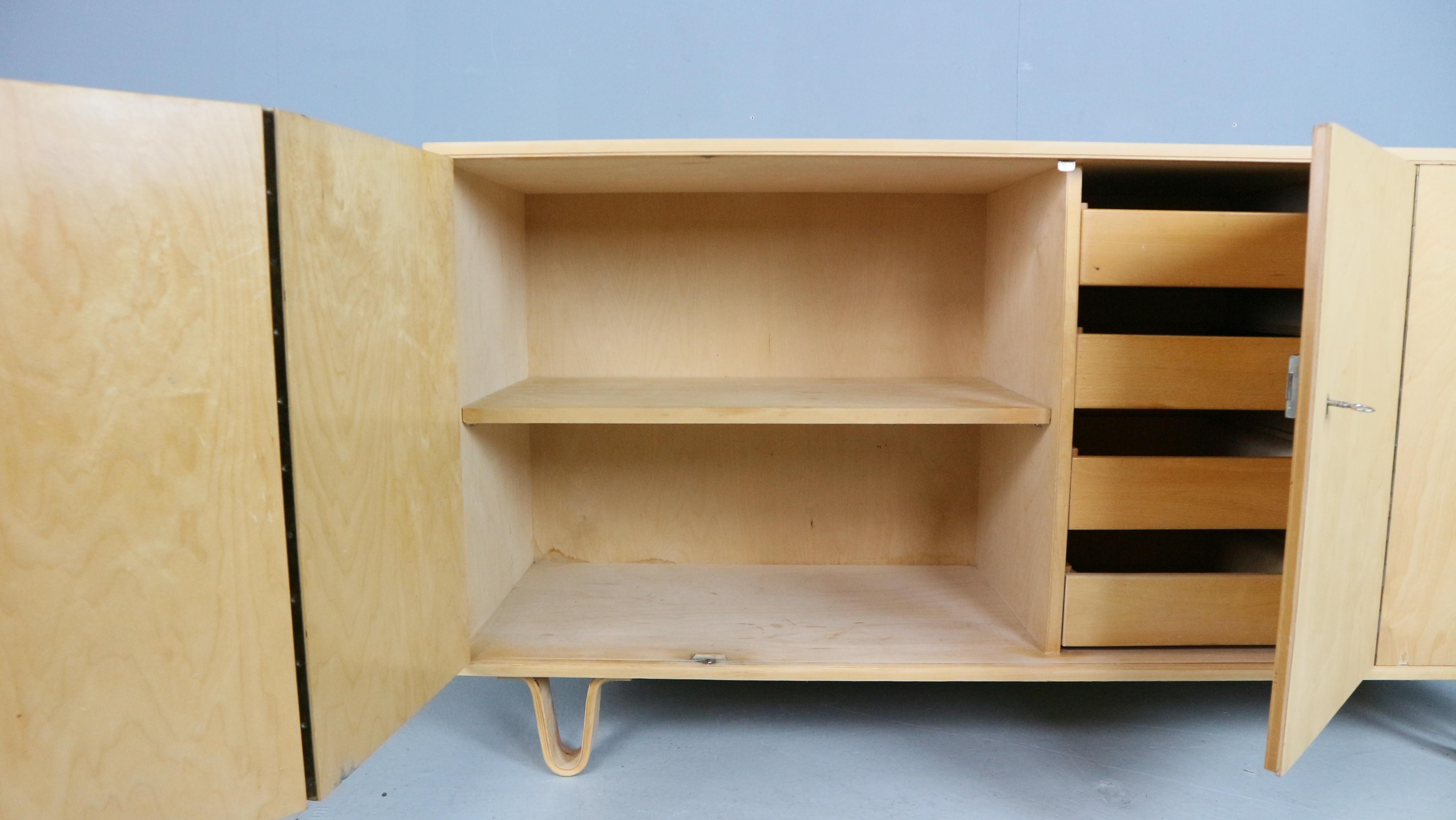Pastoe sideboard DB02 by Cees Braakman 1952 Birch Wood Serie For Sale 6