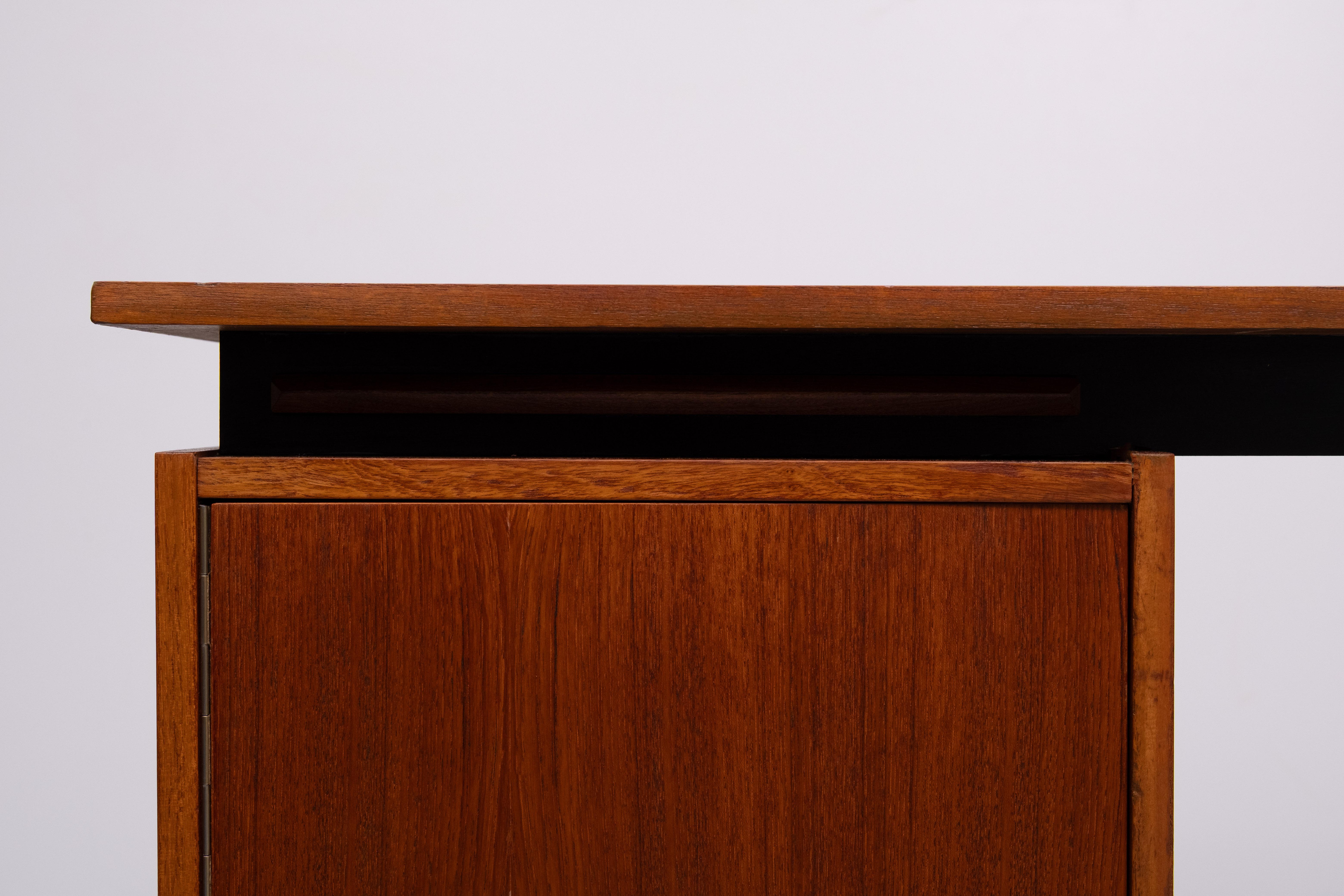 Pastoe Teak  Design della scrivania di Cees Braakman  1960s  Olanda in vendita 3