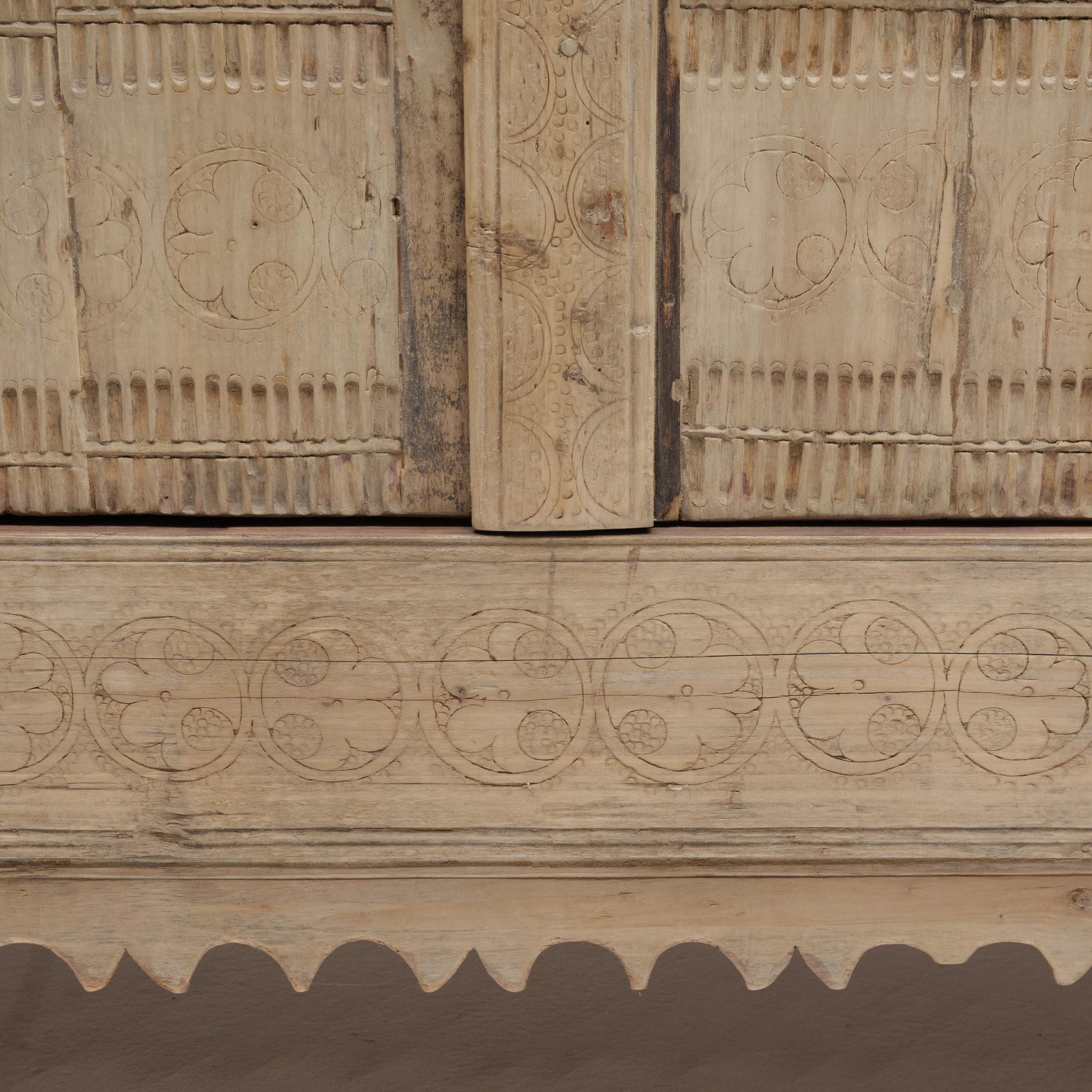 Cofre Pastoral Chino de Cuatro Puertas, c. 1920 siglo XX en venta
