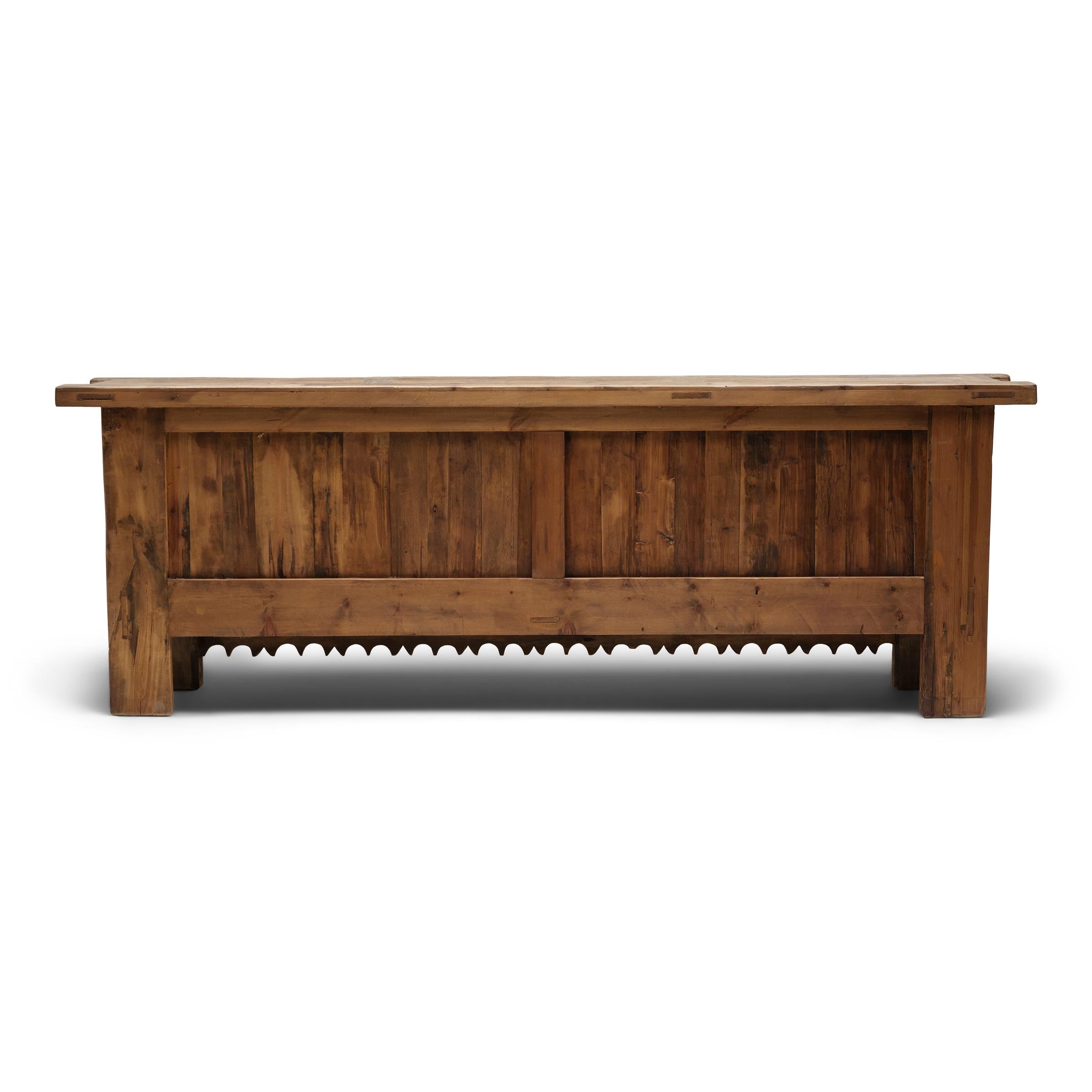 Cofre Pastoral Chino de Cuatro Puertas, c. 1920 Pino en venta