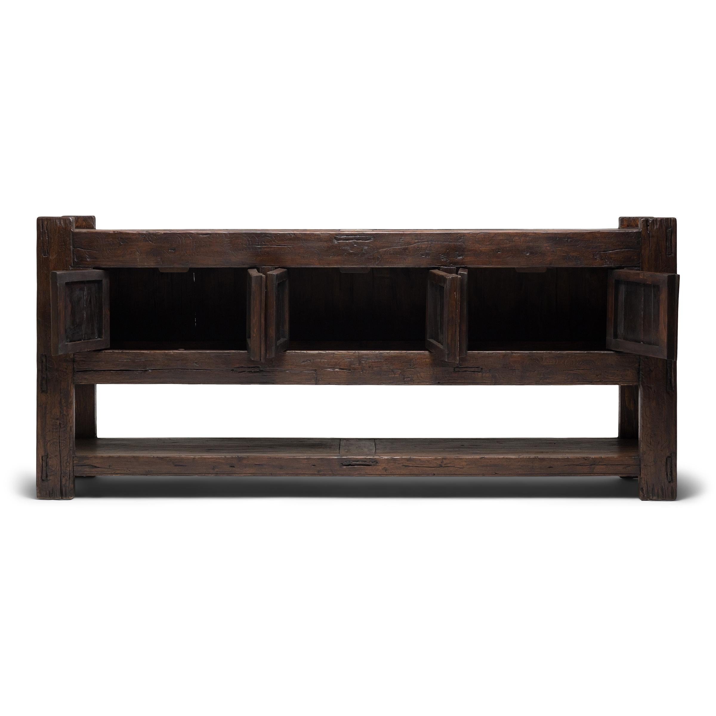 Pastoral Chinese Keeper's Coffer, c. 1900 In Good Condition For Sale In Chicago, IL