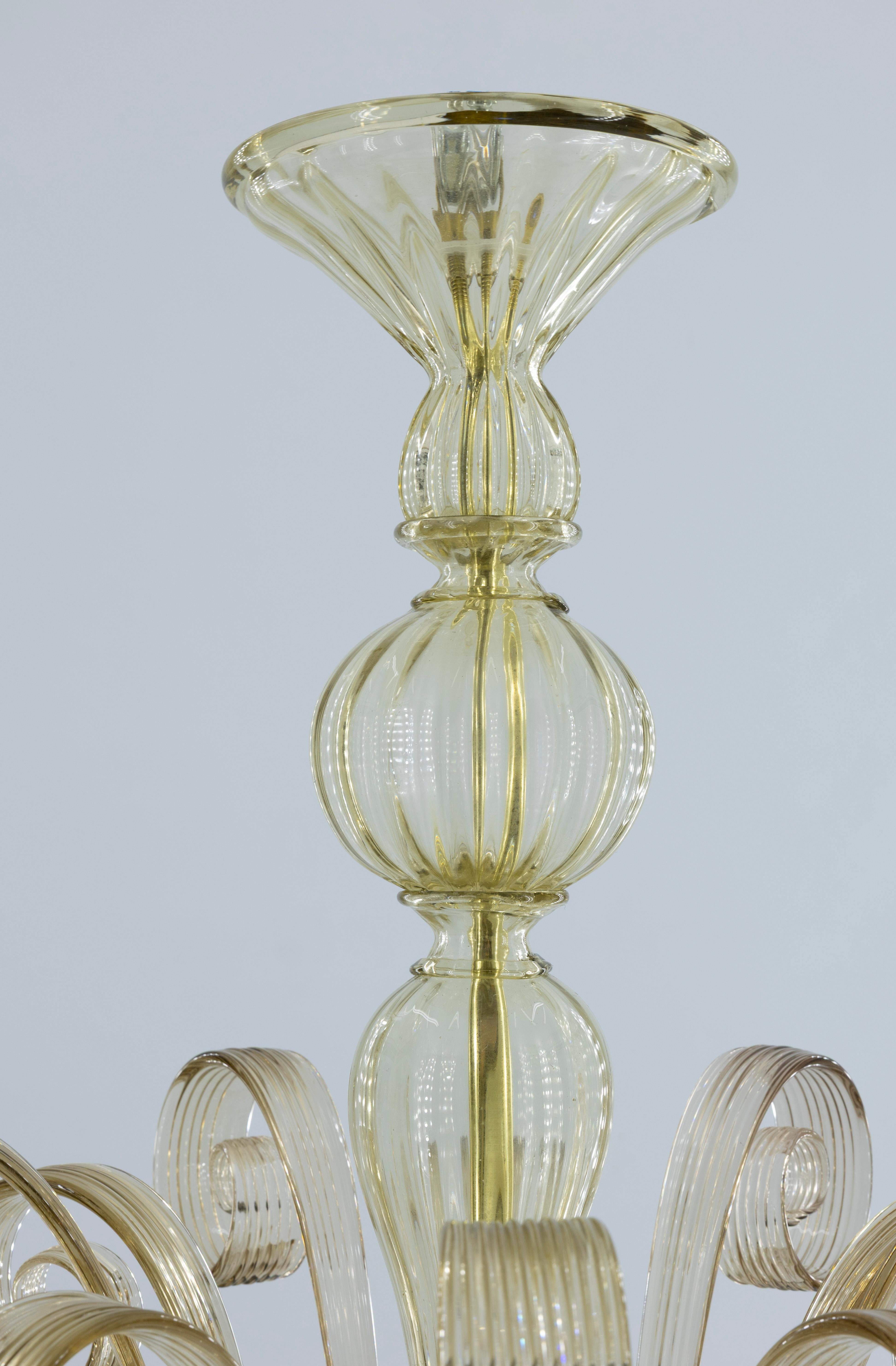 Araña de cristal de Murano Pastorals en cálidos tonos ámbar y sutil acento azul Hecho a mano en venta