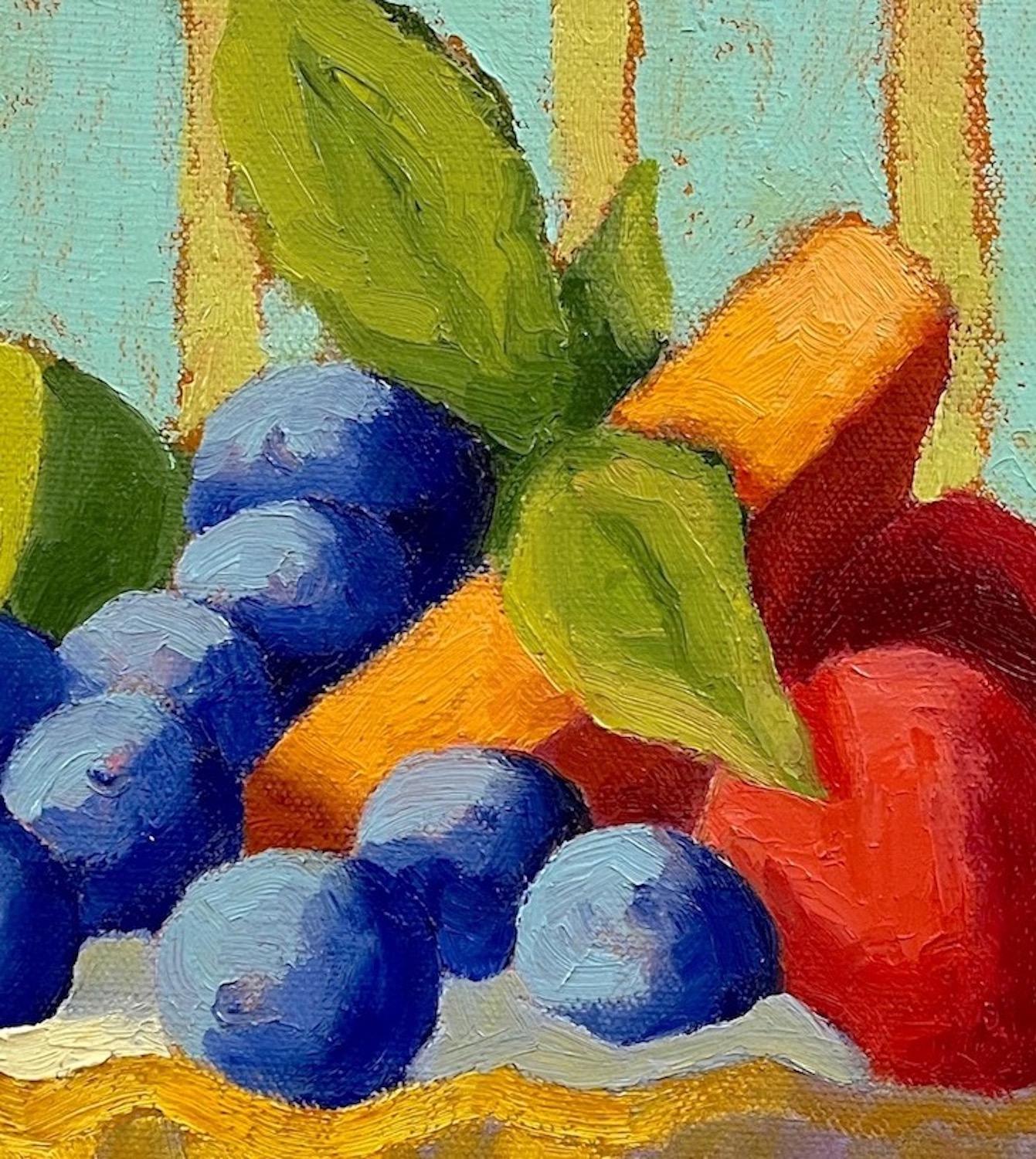 Crostata di frutta mista, pittura ad olio - Still-Life Painting Marrone di Pat Doherty