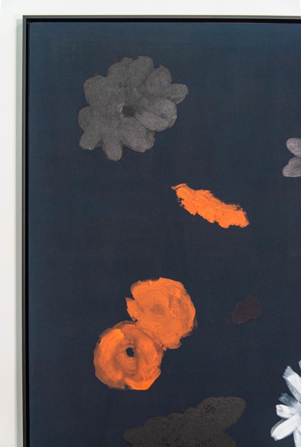 velours noir I - fleurs sombres, expressives et abstraites, acrylique sur toile - Abstrait Painting par Pat Service