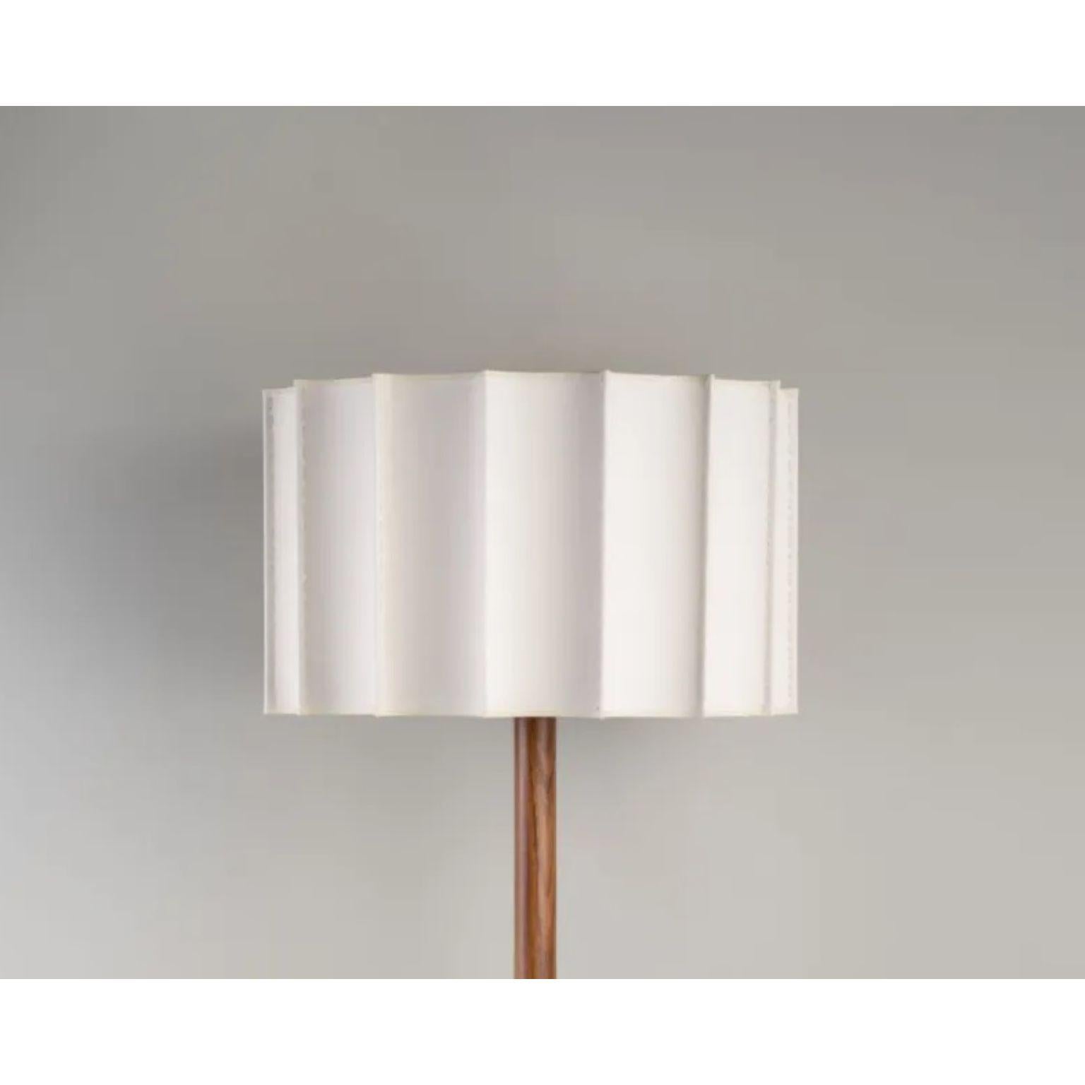 Postmoderne Pata De Elefante - Grand lampadaire par Isabel Moncada en vente