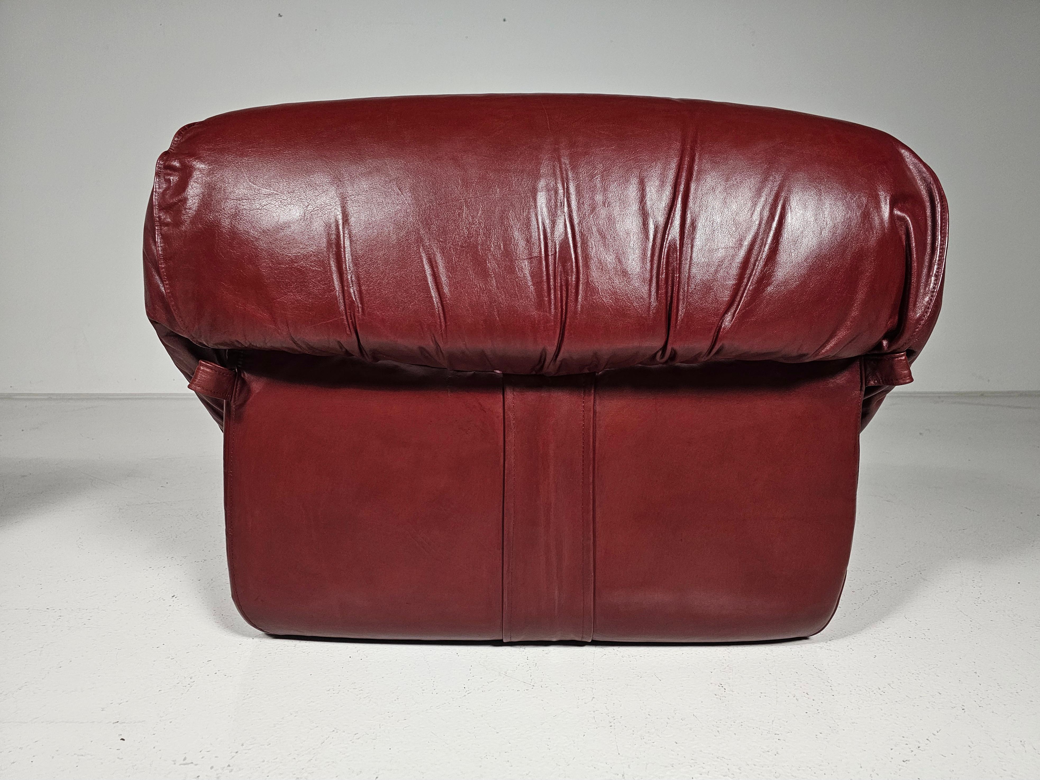 Patate lounge chairs in burgundy leather by Airborne International, 1970s 4
