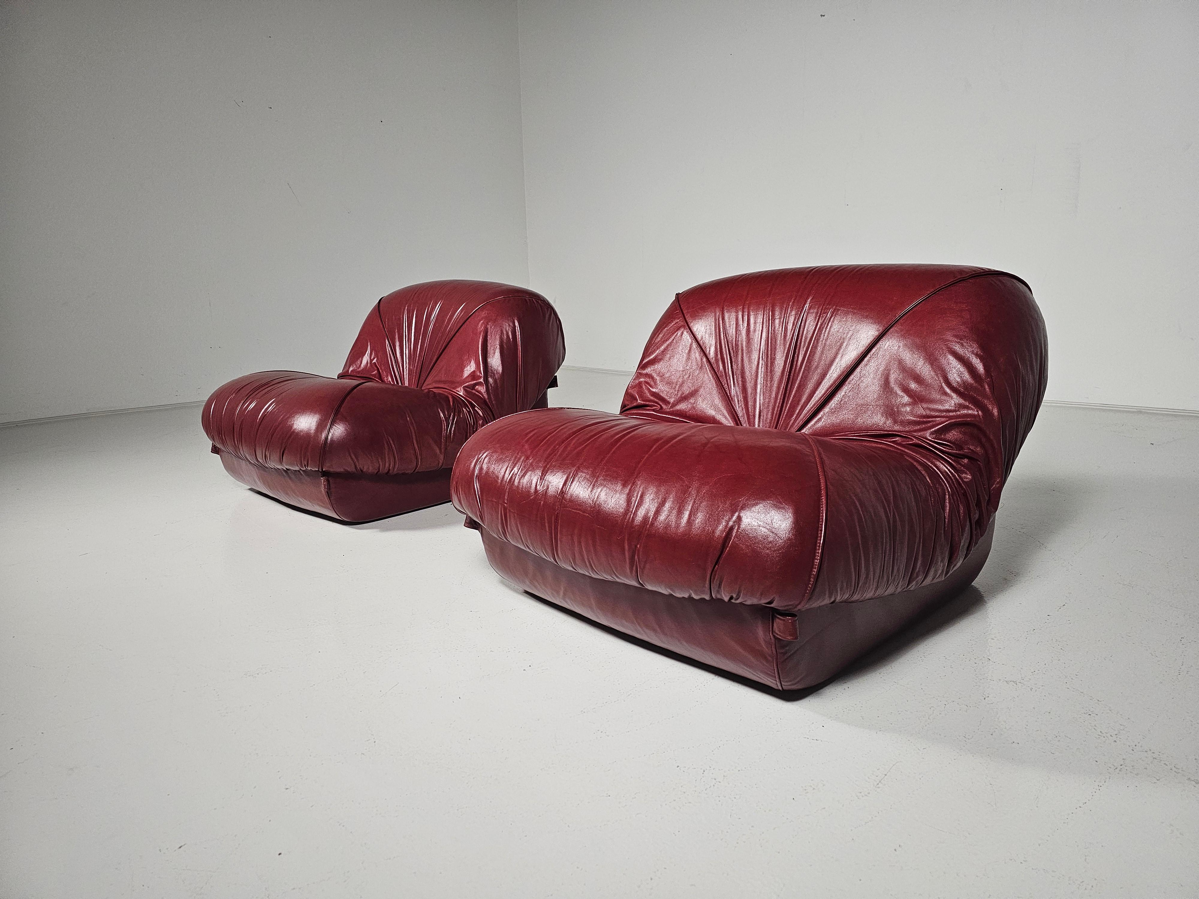 Mid-Century Modern Patate lounge chairs in burgundy leather by Airborne International, 1970s