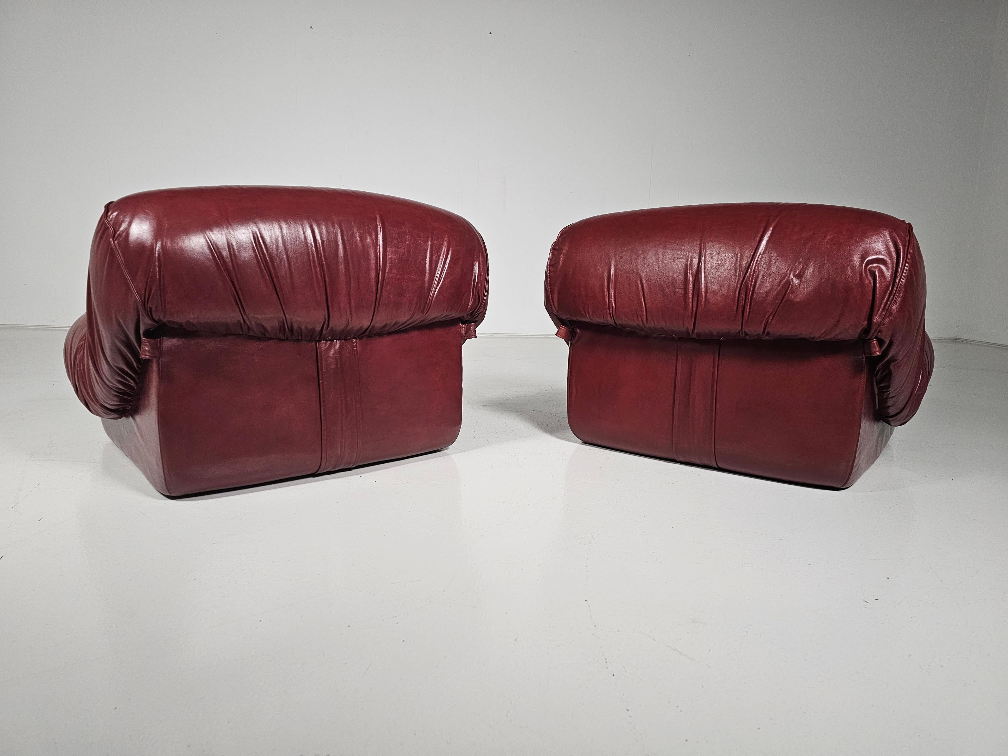 Leather Patate lounge chairs in burgundy leather by Airborne International, 1970s