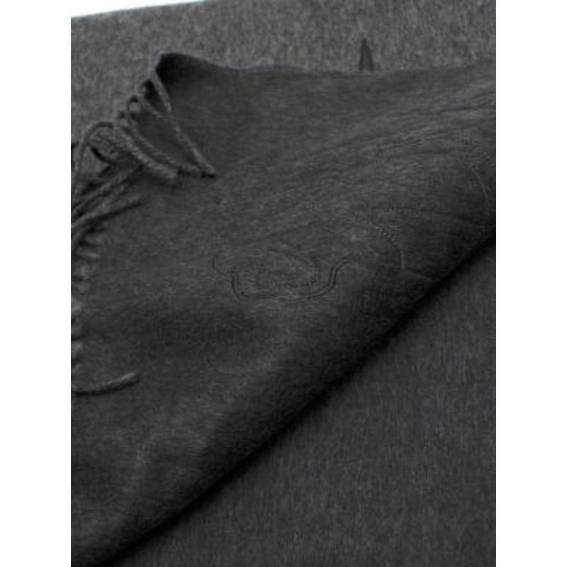 Patch Cuir Super H muffler grey cashmere scarf For Sale 3