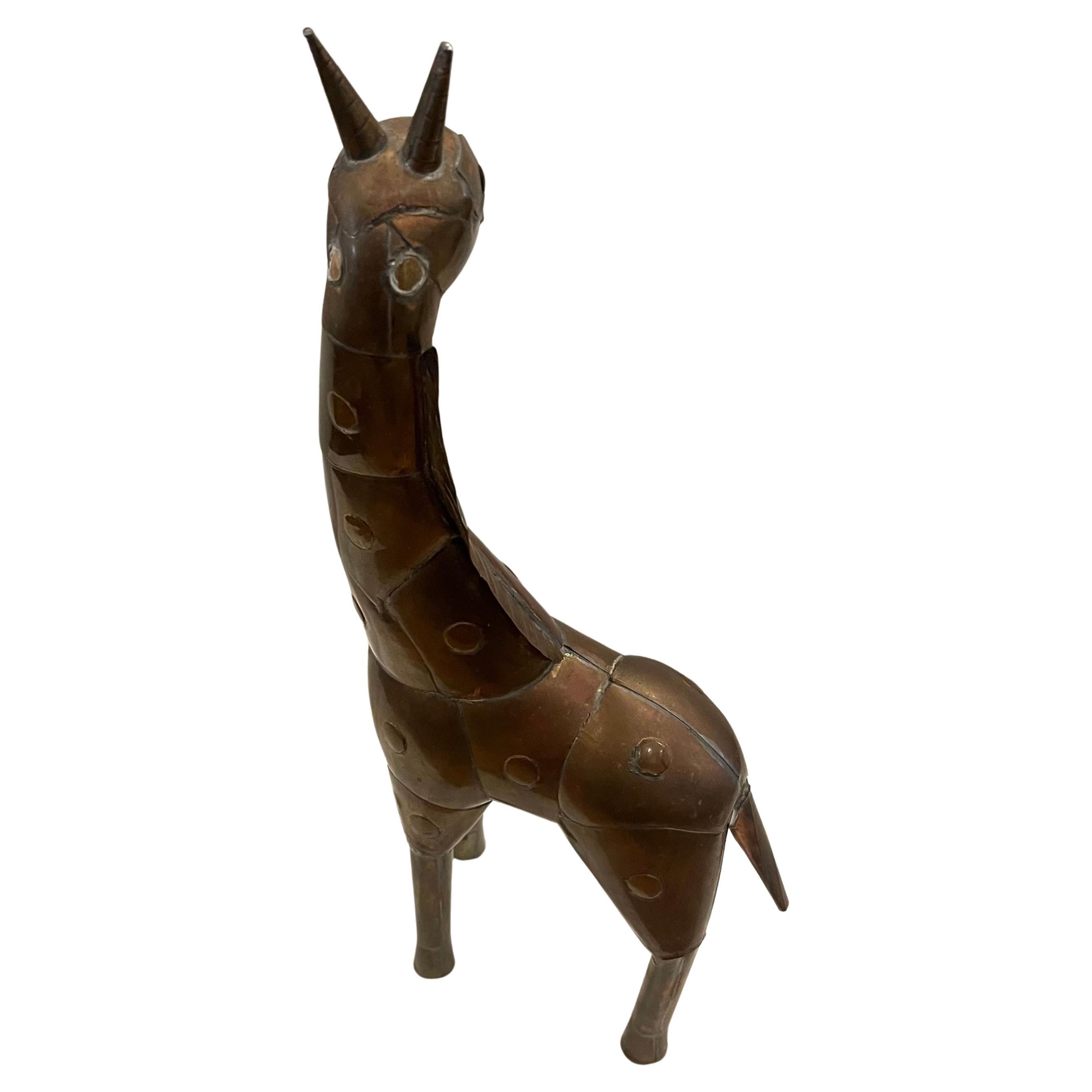 Escultura Jirafa de latón patinado y cobre de Sergio Bustamante en Bueno estado para la venta en San Diego, CA