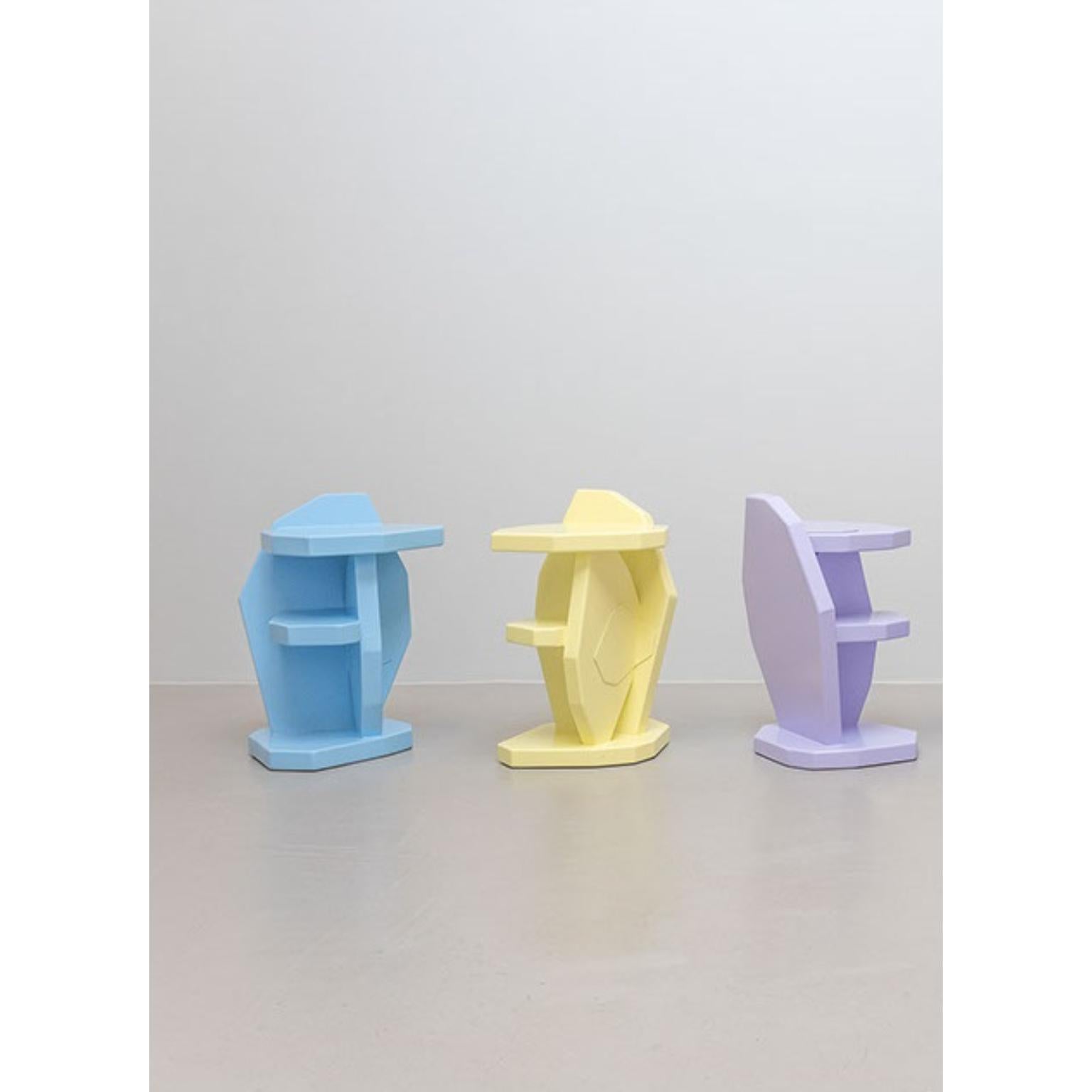 Beistelltisch und Hocker aus lackiertem Birkenfurnier und Aluminium von Jacob Egeberg (Dänisch) im Angebot