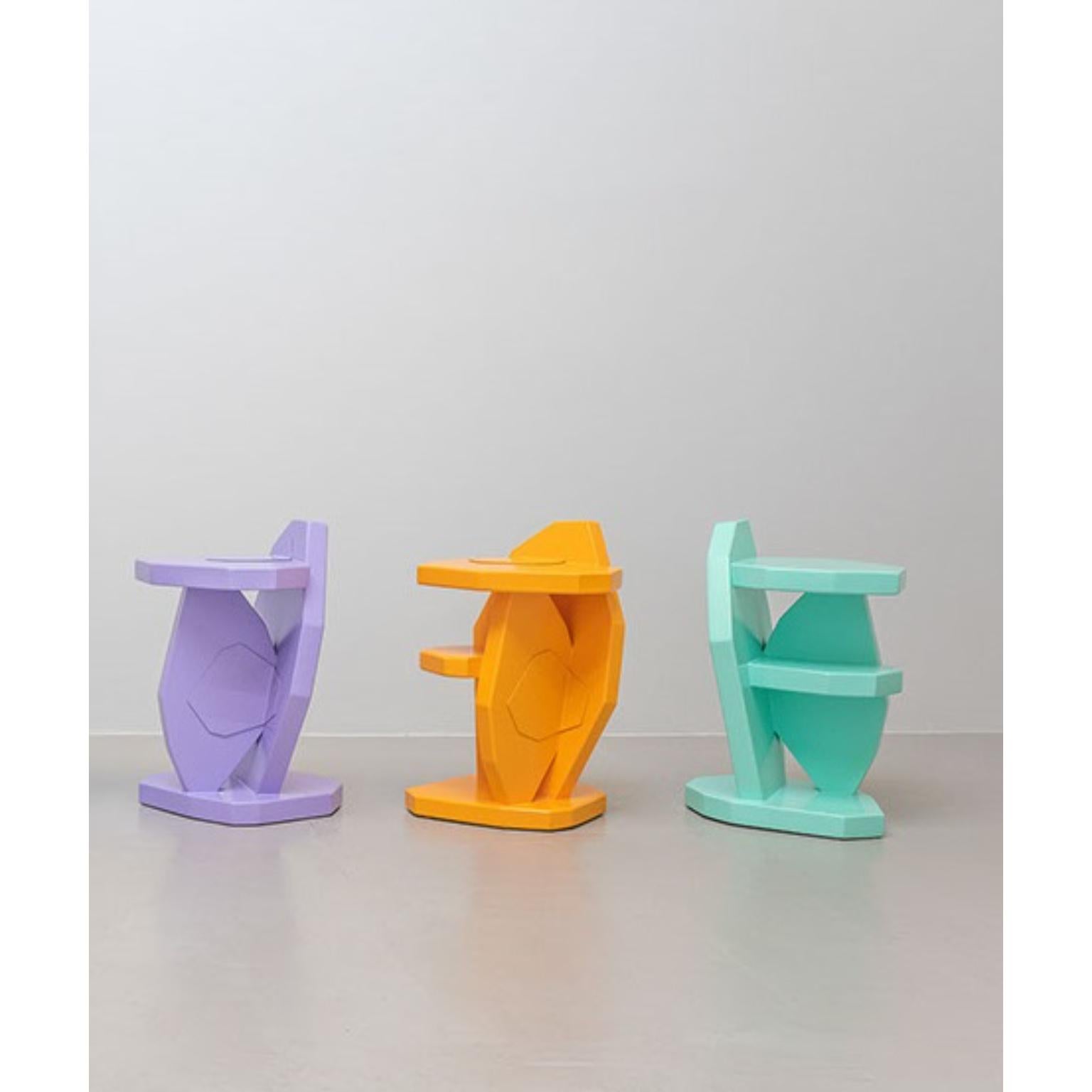Beistelltisch und Hocker aus lackiertem Birkenfurnier und Aluminium von Jacob Egeberg (Sonstiges) im Angebot