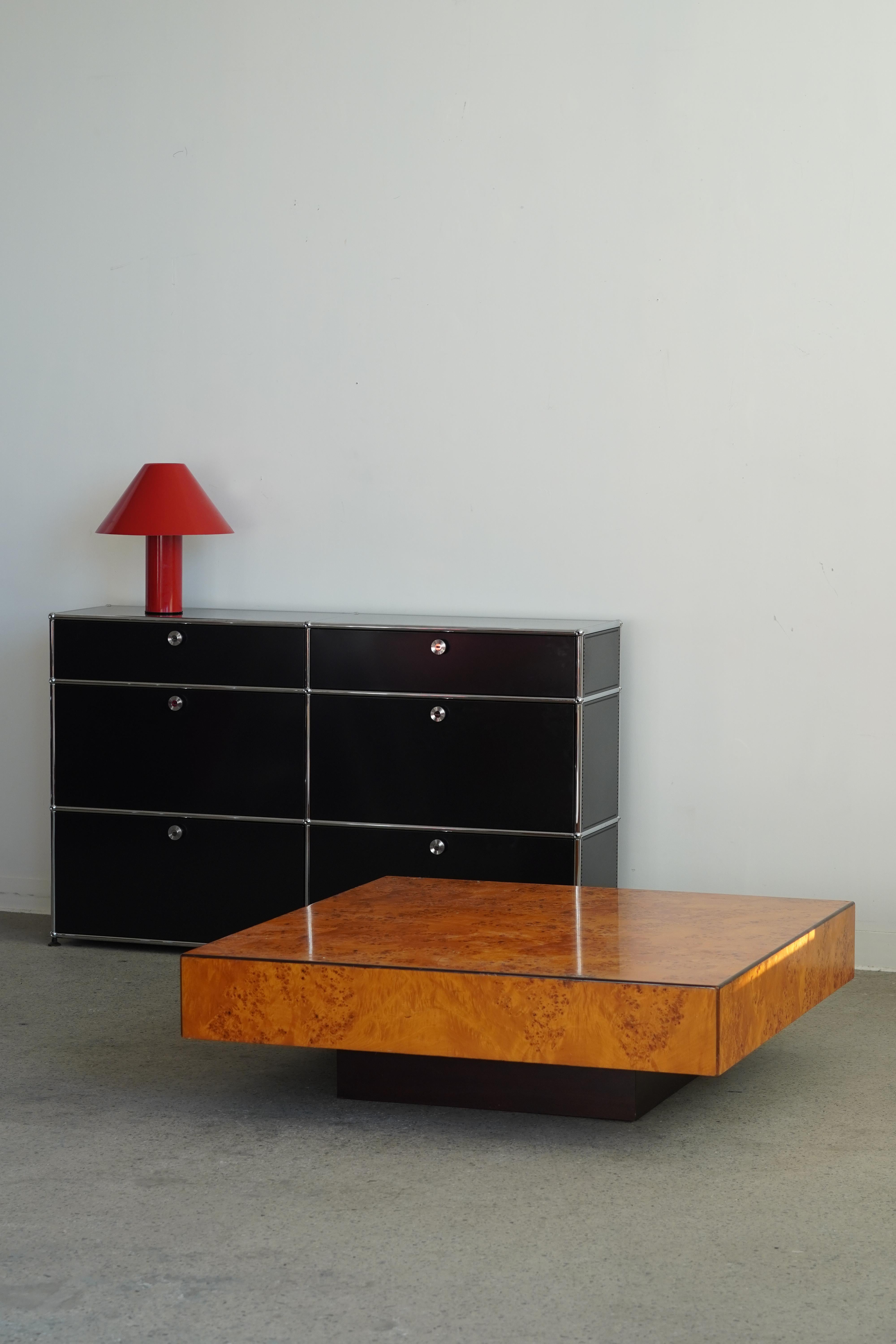 Mesa baja de madera de olivo patchwork finales del siglo XX en venta