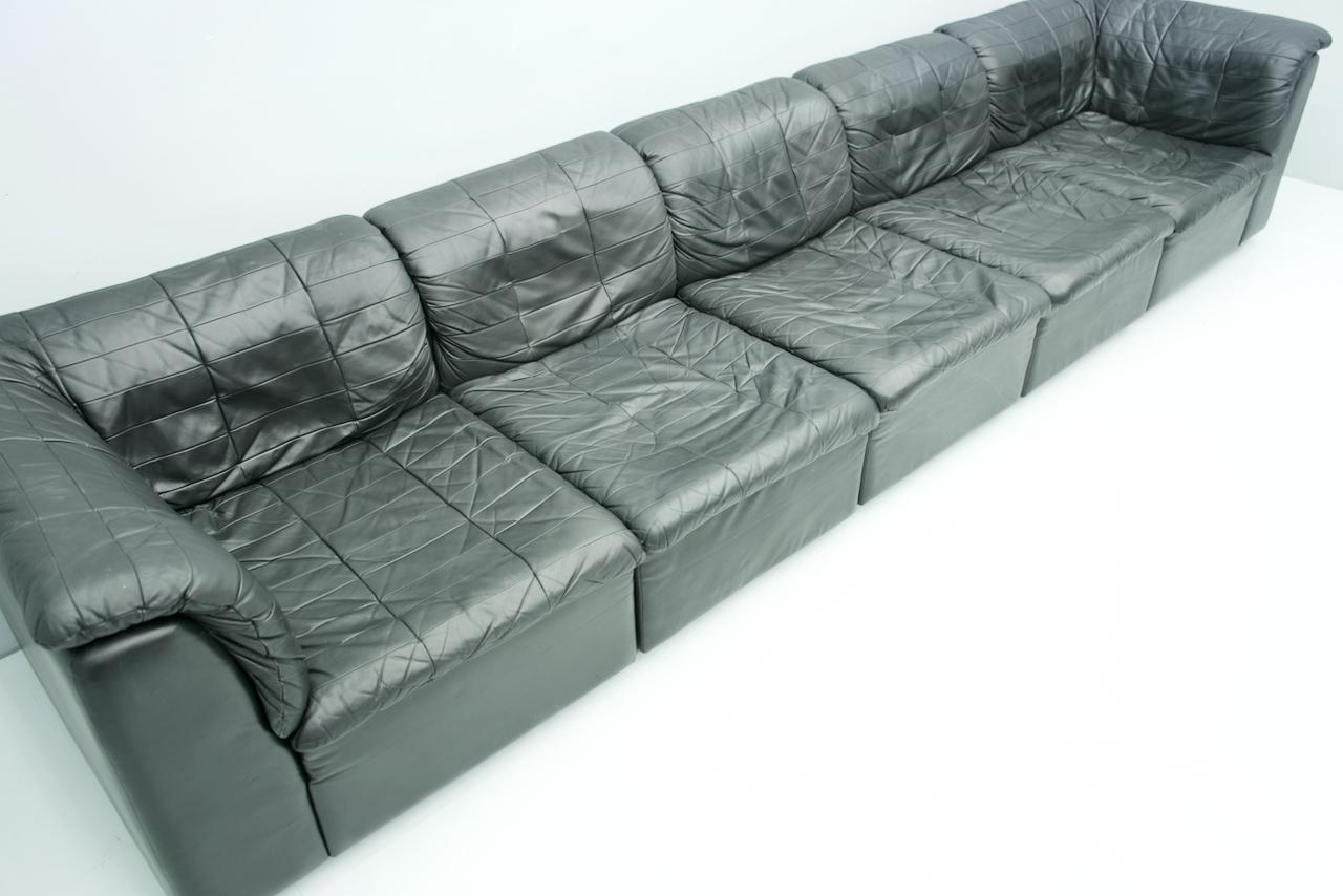 Patchwork-Sofa aus schwarzem Leder mit 5 Elementen, 1970er Jahre im Angebot 8