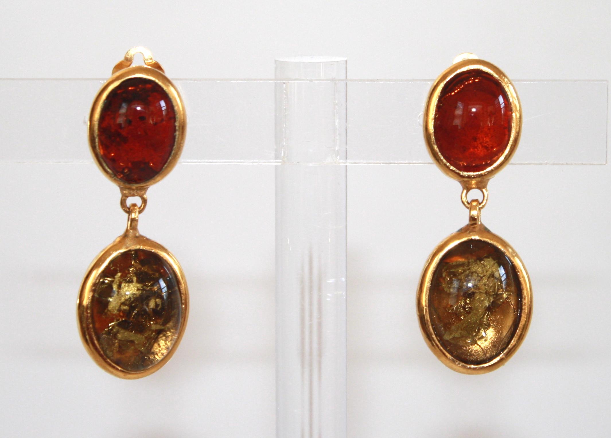 Pate de Verre and Gold Leaf Clip Earrings In New Condition For Sale In Virginia Beach, VA