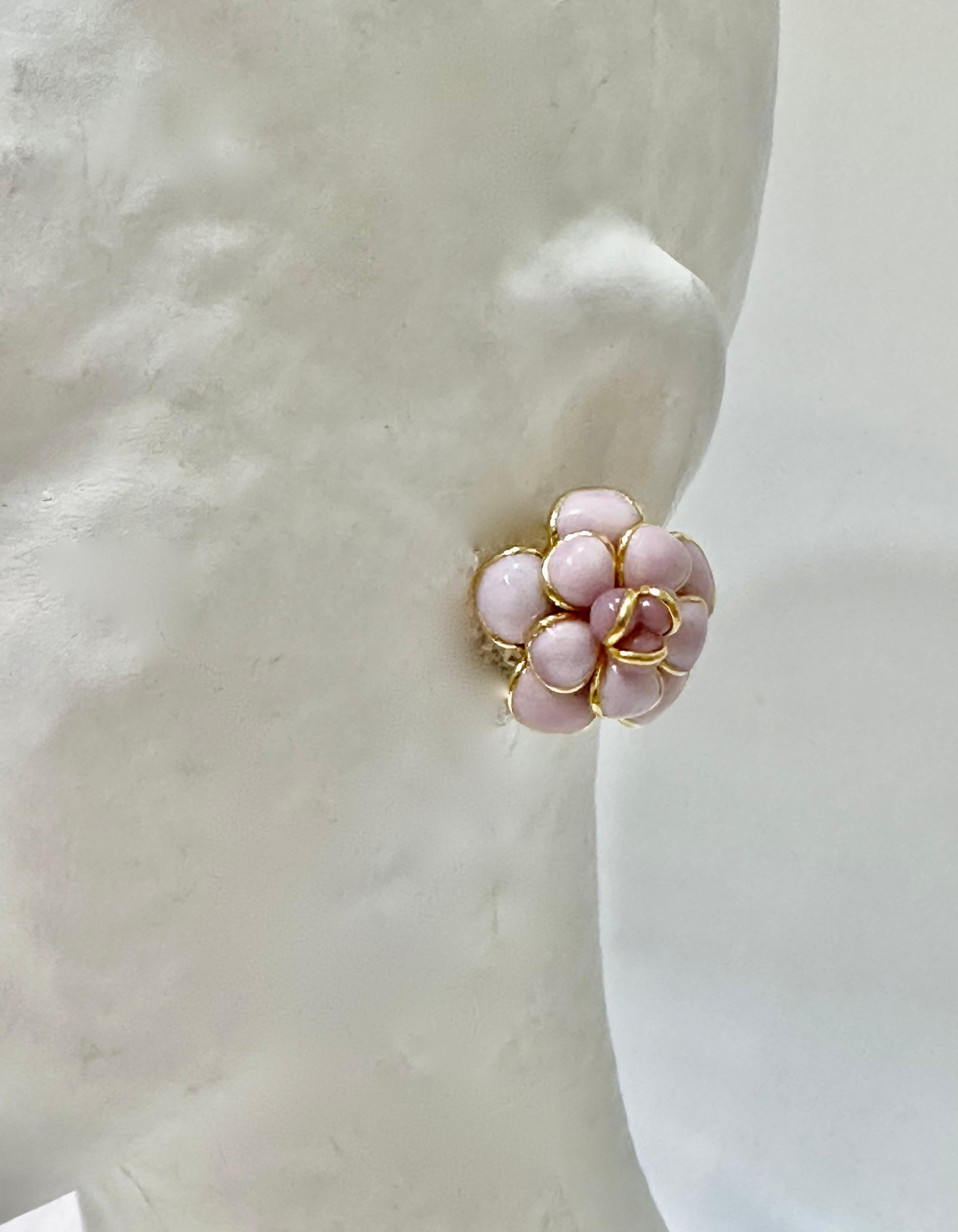 Pate de Verre Blush Pink Camelia Earrings In New Condition For Sale In Virginia Beach, VA