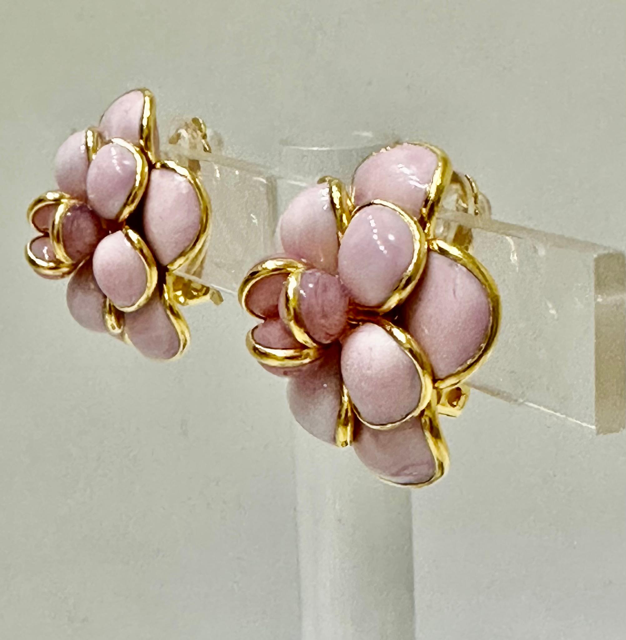 Orecchini Pate de Verre Blush Pink Camelia in vendita 1