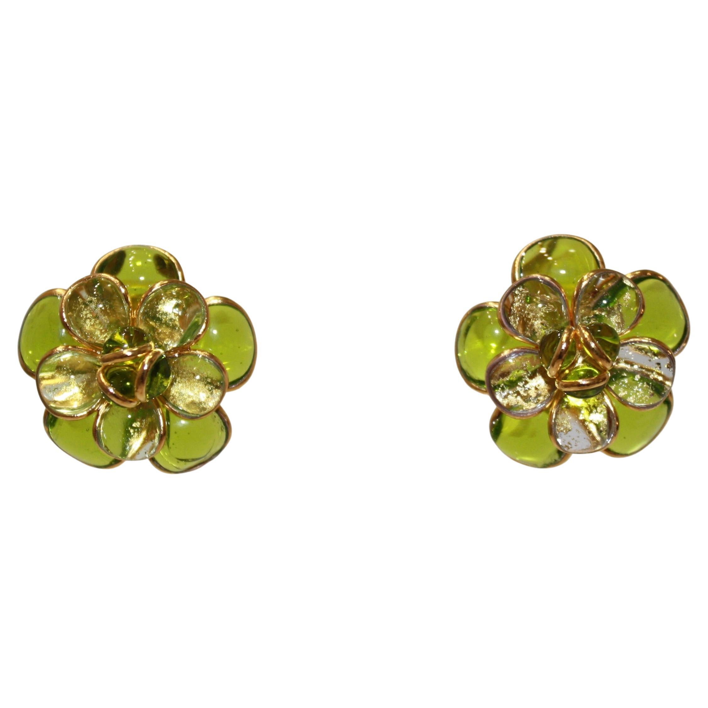 Pate de Verre Camélia Clip Earrings 