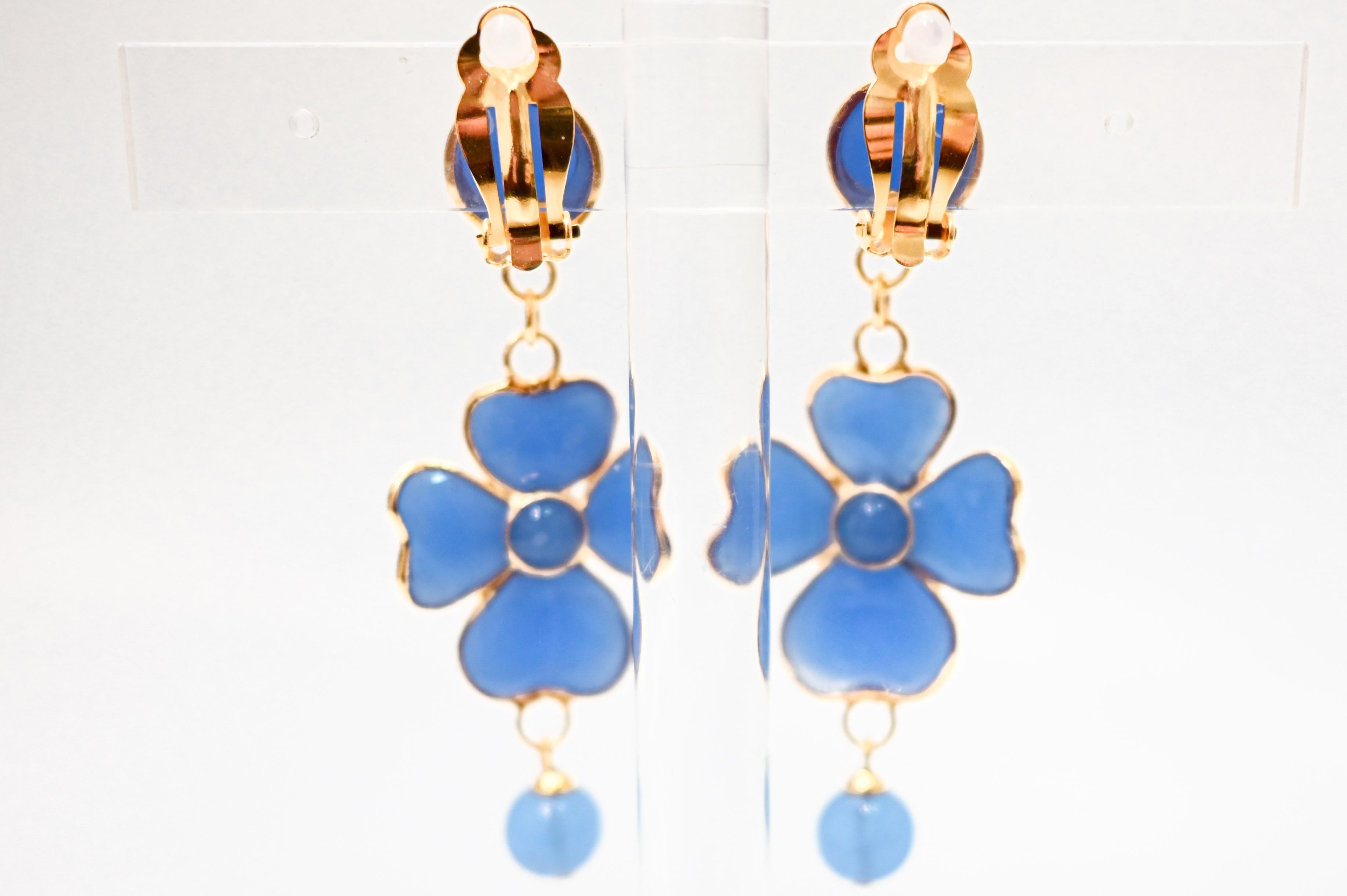 Artist Pate de Verre Clover Clip Earrings For Sale