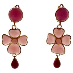 Pate de Verre Klee-Tropfen-Ohrringe in Rosa