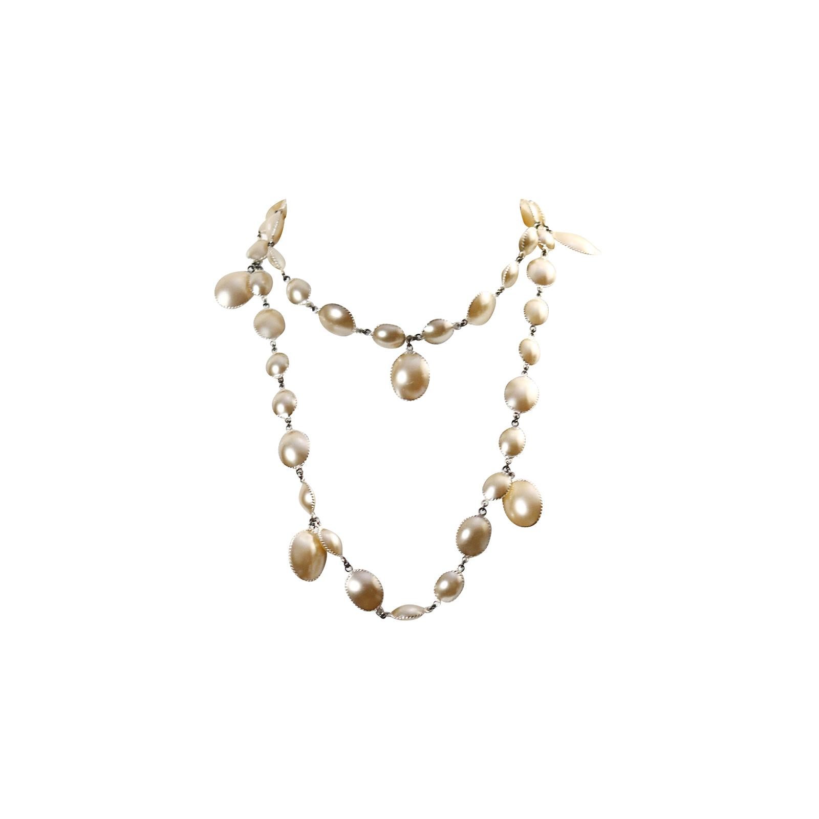 Pate De Verre Dangling Faux Pearl Necklace, circa 2000s For Sale 8