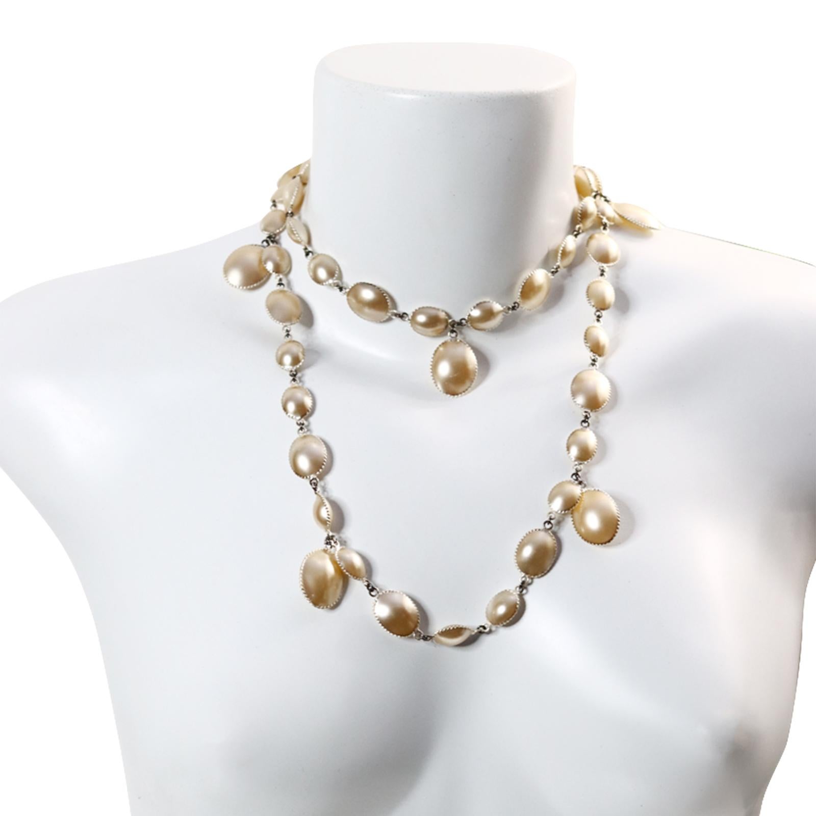 Pate De Verre Dangling Faux Pearl Necklace, circa 2000s For Sale 3
