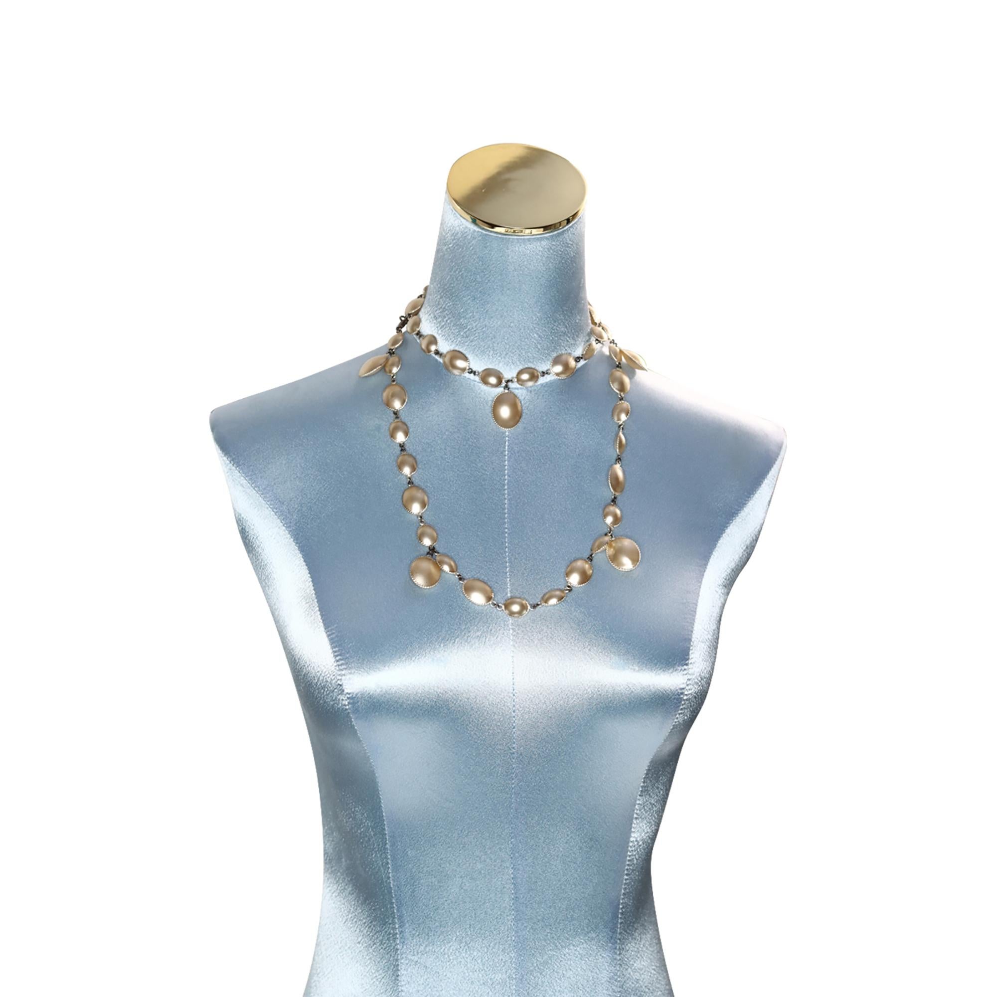 Collana di perle finte pendenti in Pate De Verre, anni 2000 circa In condizioni buone in vendita a New York, NY