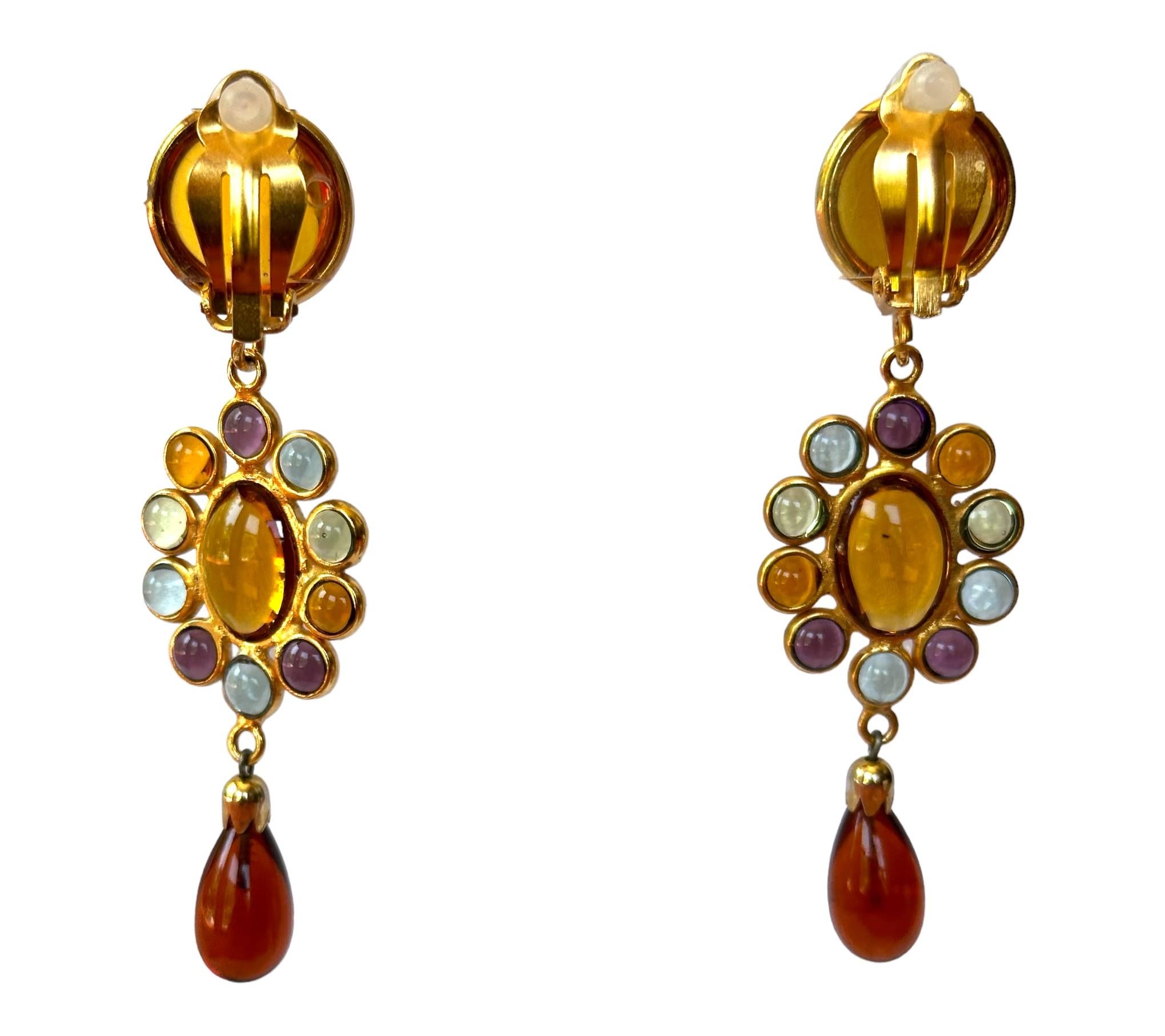 Designed by Françoise Montague.
The established business included a global clientele and boutique in Paris. After Montague took over, her most important clients were Nina Ricci and Franck & Fils. Early jewelry by Montague, according to Muller, “is
