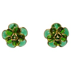 Pate De verre Green Camélia Clip Earrings