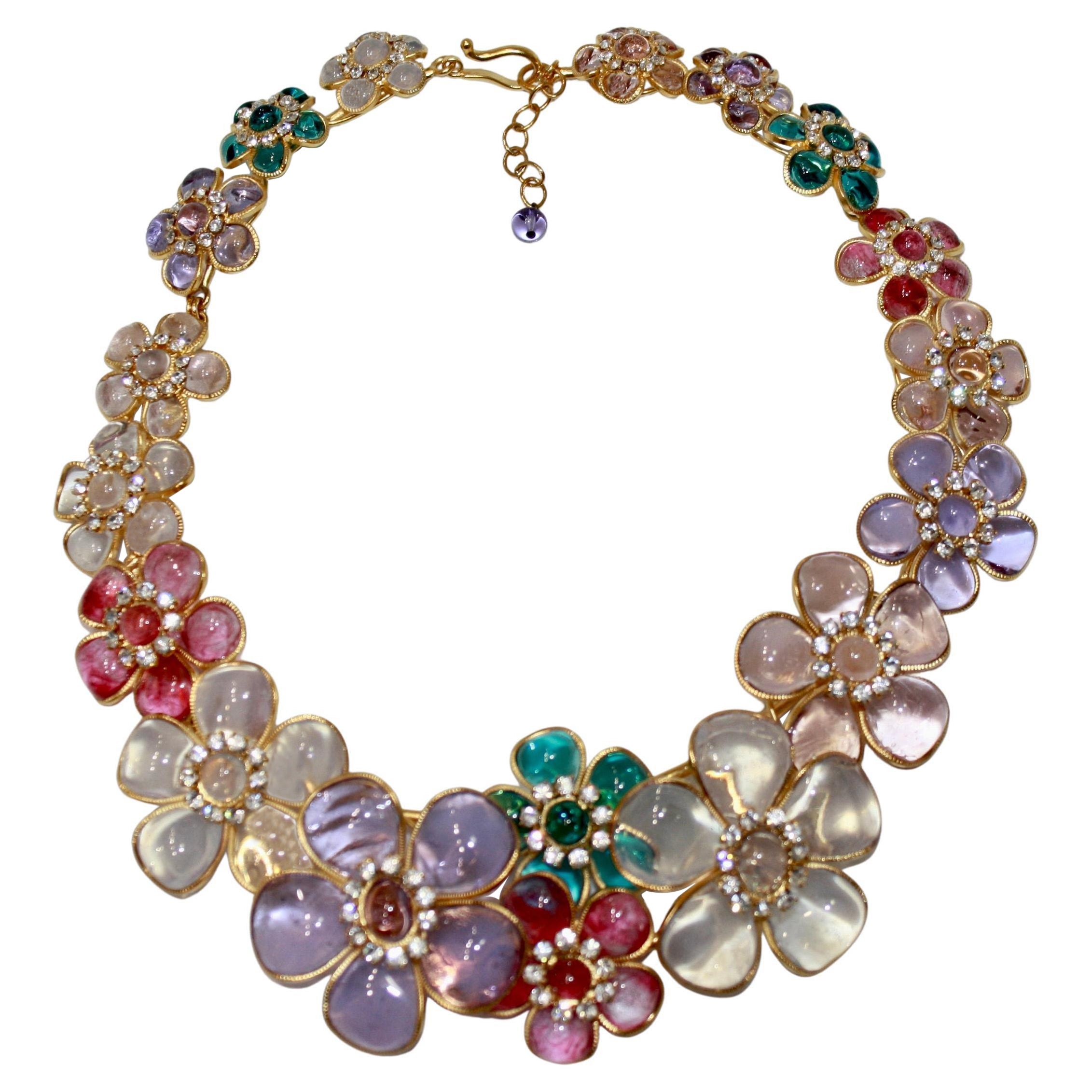 Pate de Verre Multi Flower Chocker