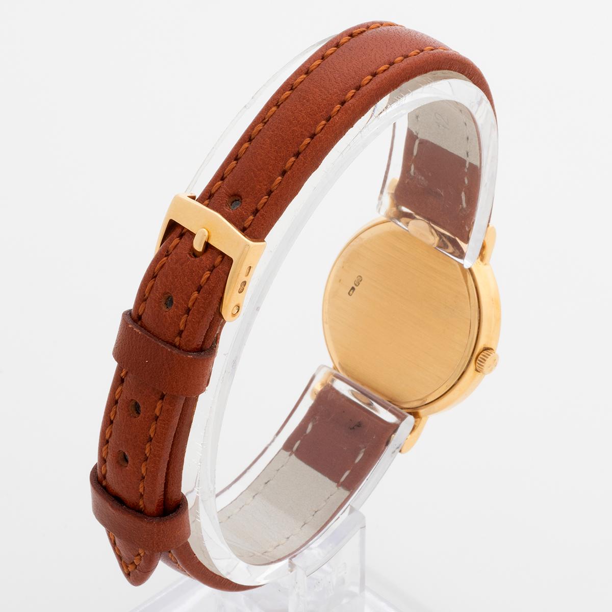Pate Philippe Calatrava Ref 4819, 18 Karat Yellow Gold Clous De Paris Case In Good Condition In Canterbury, England