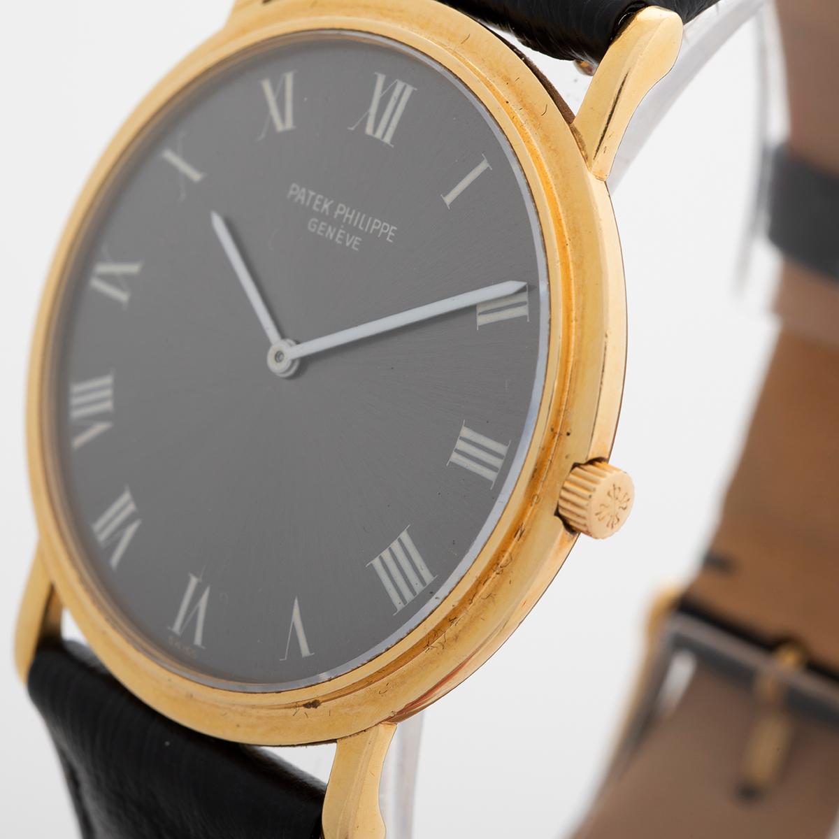 Patek Phiippe Calatrava Wristwatch Ref 3520, Manual, 18ct Yellow Gold, 1960's. For Sale 6