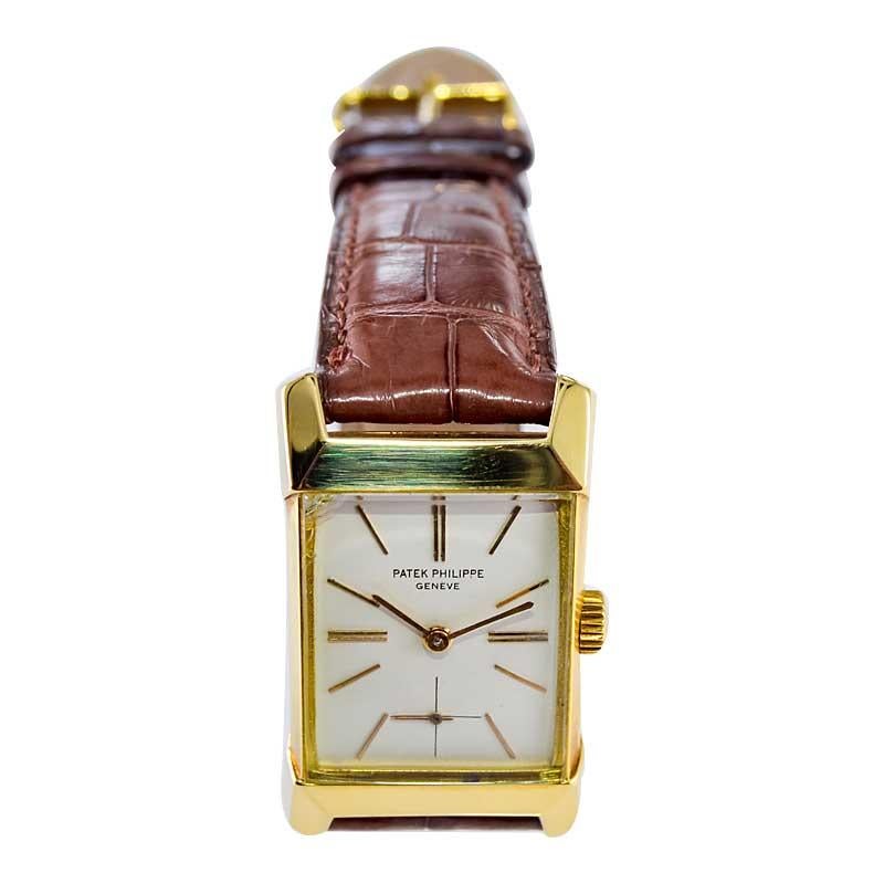 Patek Philippe 18 Karat Gold Art Deco Style with Archival Document For Sale 3