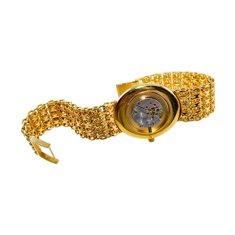 Patek Philippe 18 Karat Gold Men's Bracelet Watch with Gold Dial, from 1973 For Sale 4