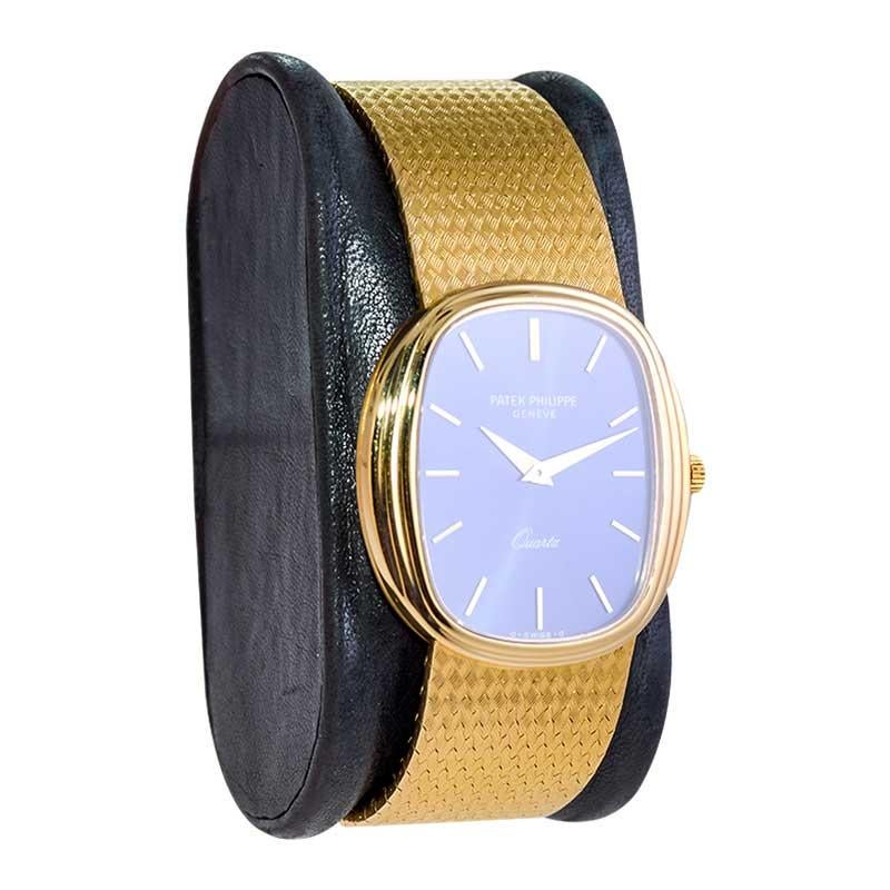 Patek Philippe 18 Karat Gold Quarz-Uhr in hochwertigem Zustand, neu, 1990er Jahre für Damen oder Herren im Angebot