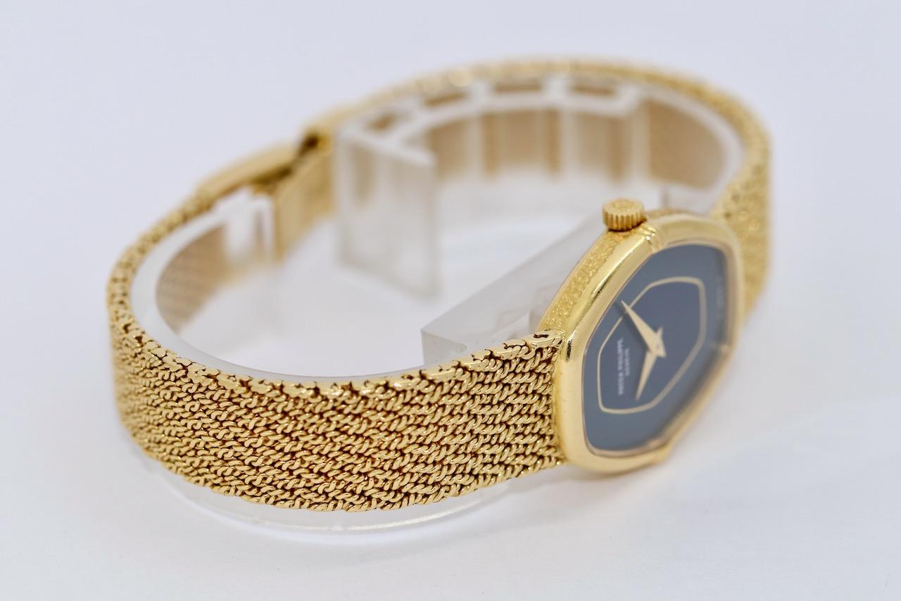 18 Karat Gold Vintage Damenarmbanduhr von Patek Philippe Ref. 4463 mit blauem Zifferblatt im Angebot 4