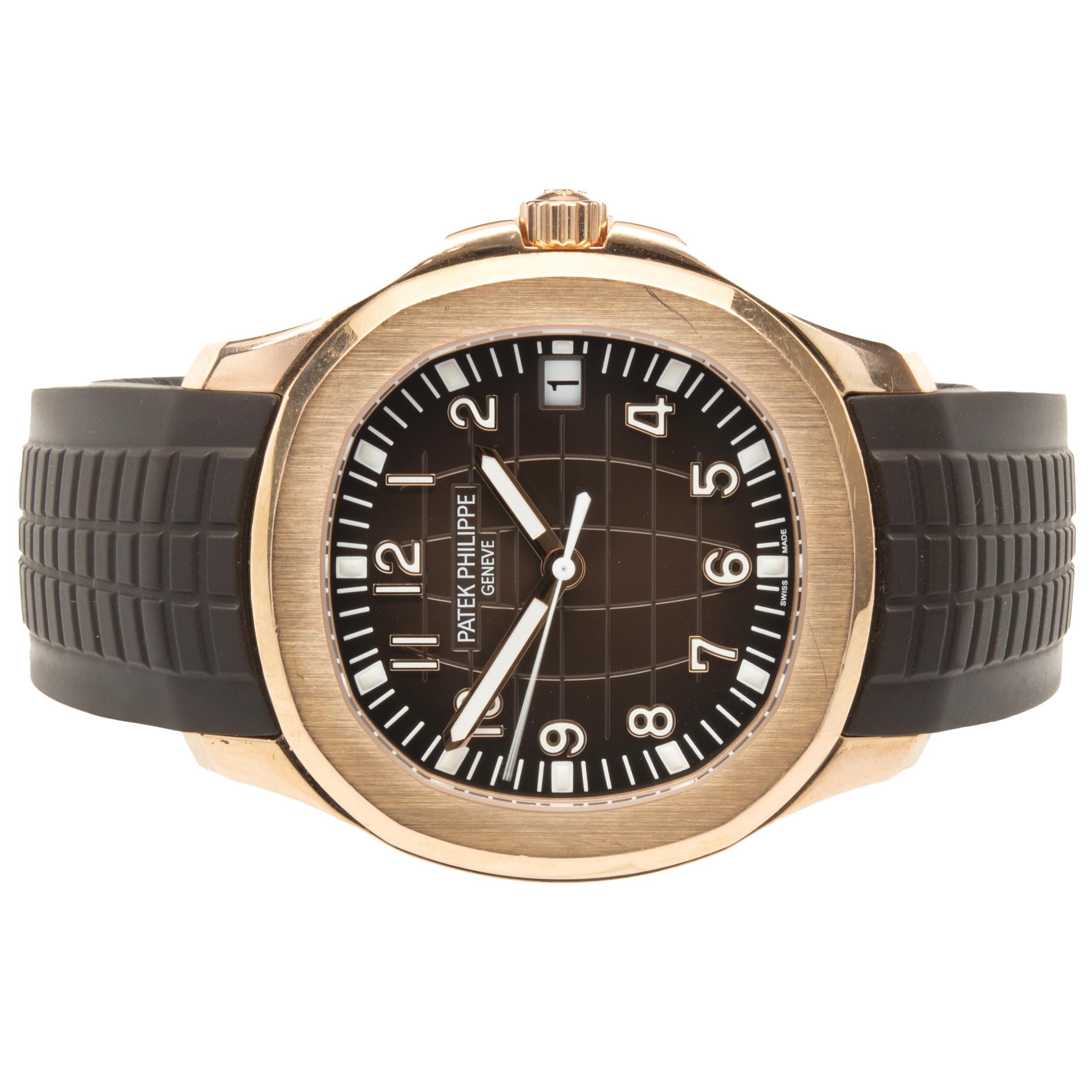 Movement: automatic
Function: hours, minutes, seconds, date
Case: 40.8mm 18K rose gold round case, 18K rose gold smooth bezel, sapphire crystal, push pull crown
Band: Patek Philippe brown rubber strap, 18K rose gold deployment clasp
Dial: chocolate