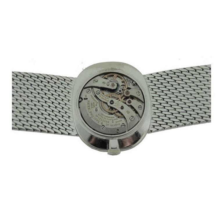 Women's or Men's Patek Philippe 18 Karat White Gold Bracelet Watch from 1971 For Sale