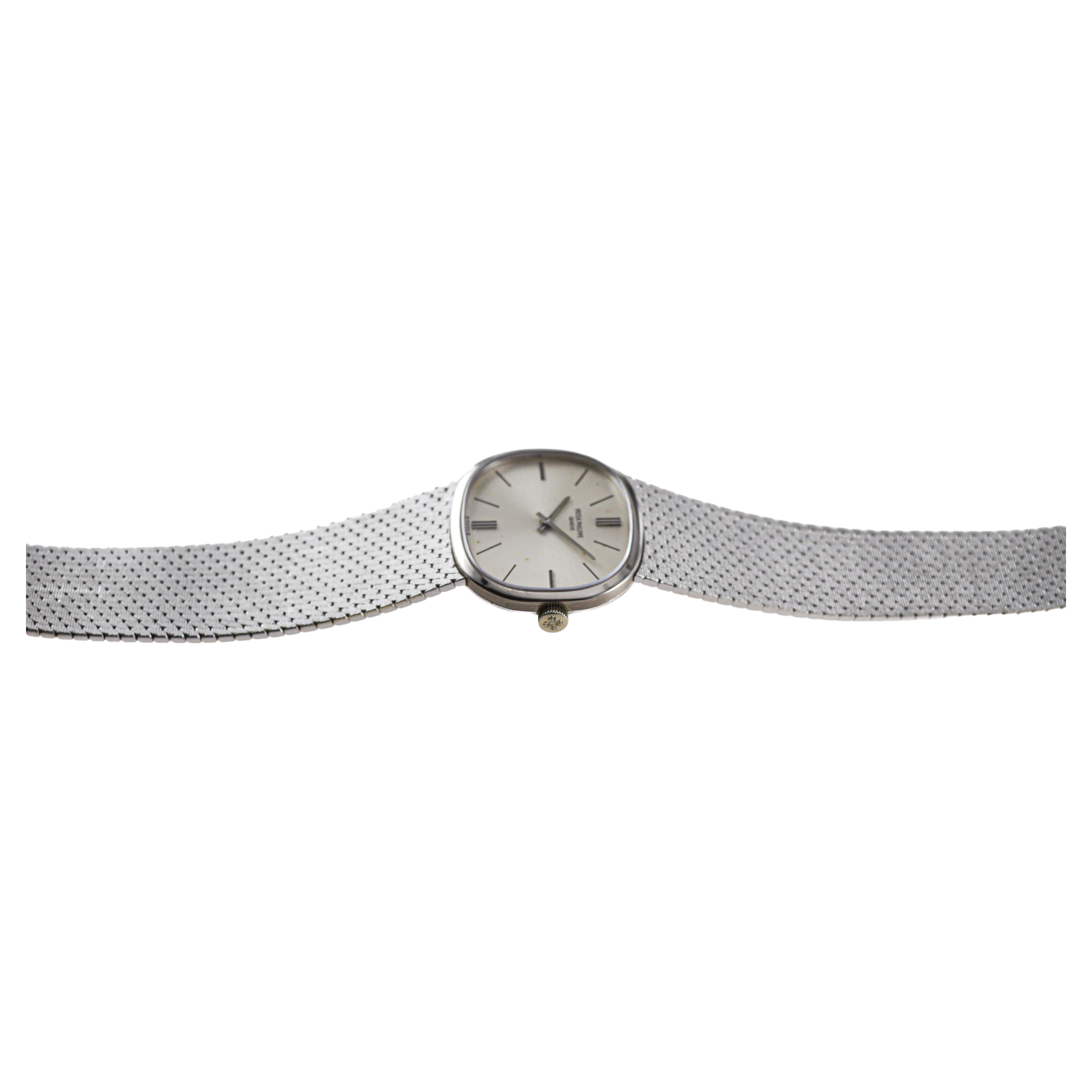 Patek Philippe 18 Karat White Gold Bracelet Watch from 1971 with Factory Archive 1